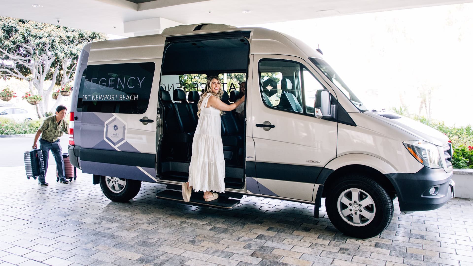 Hyatt Regency John Wayne Airport, Newport Beach Guest In Hotel Shuttle
