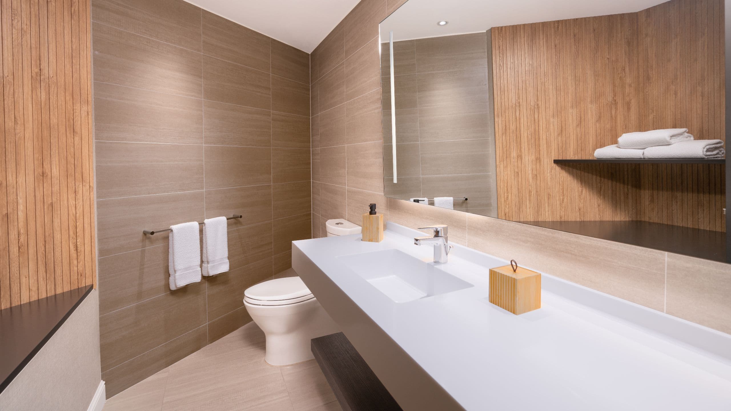Hyatt Centric San Isidro Lima Master Suite Bathroom