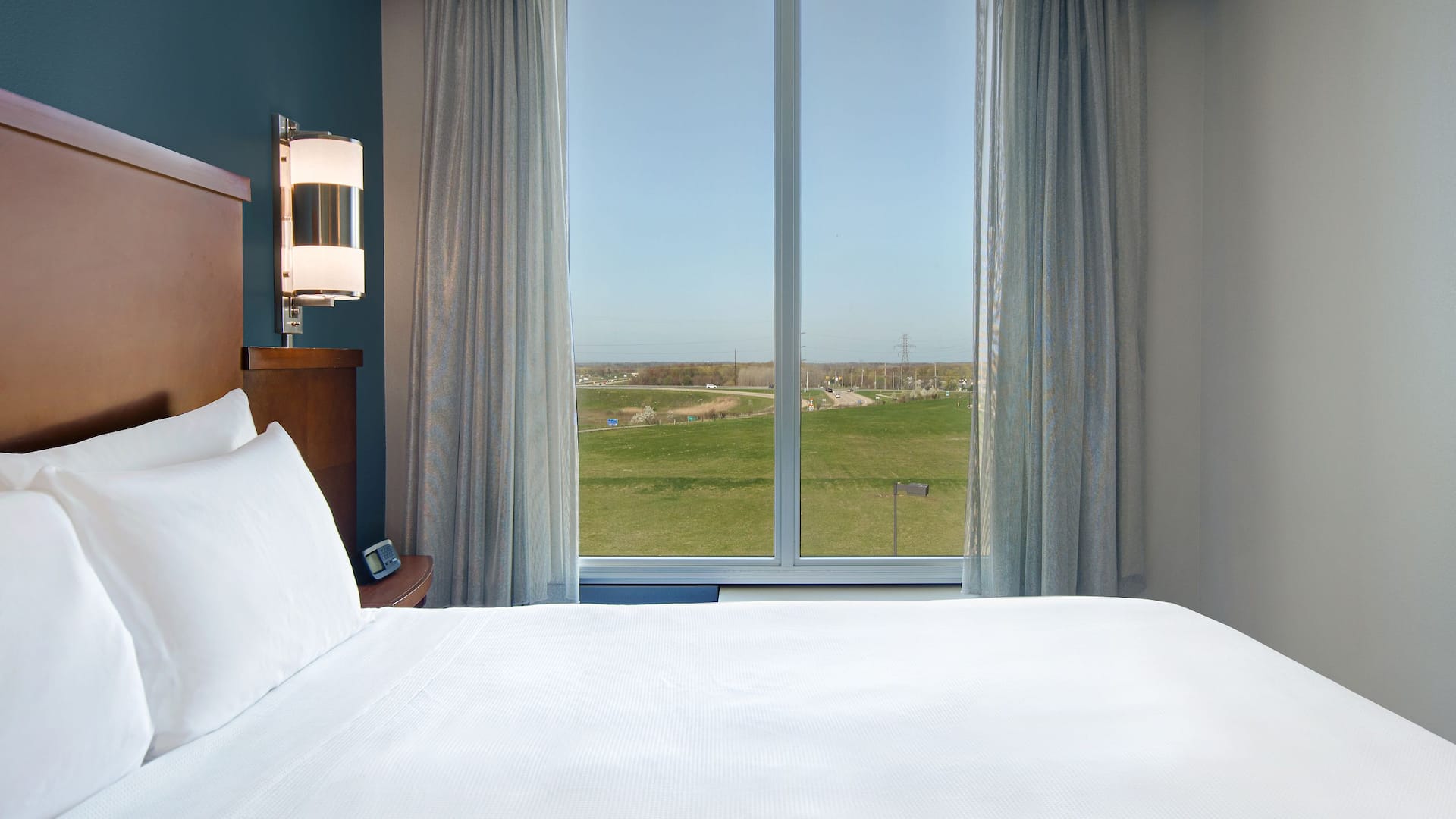Hyatt Place Grand Rapids-South King Bed Guestroom Window View