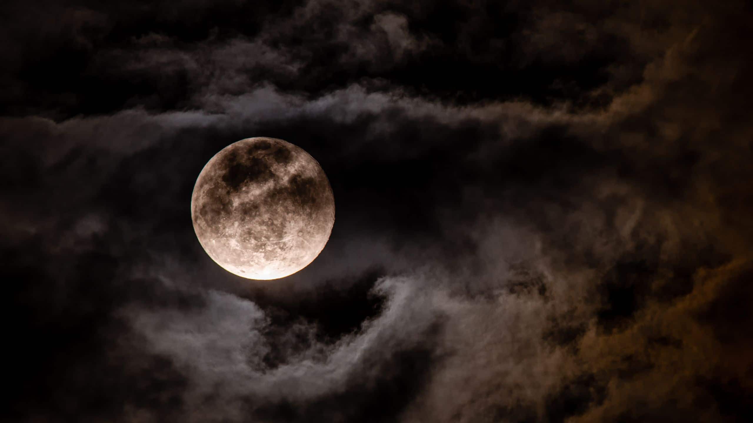 Alila Jabal Akhdar Experience Full Moon Hike