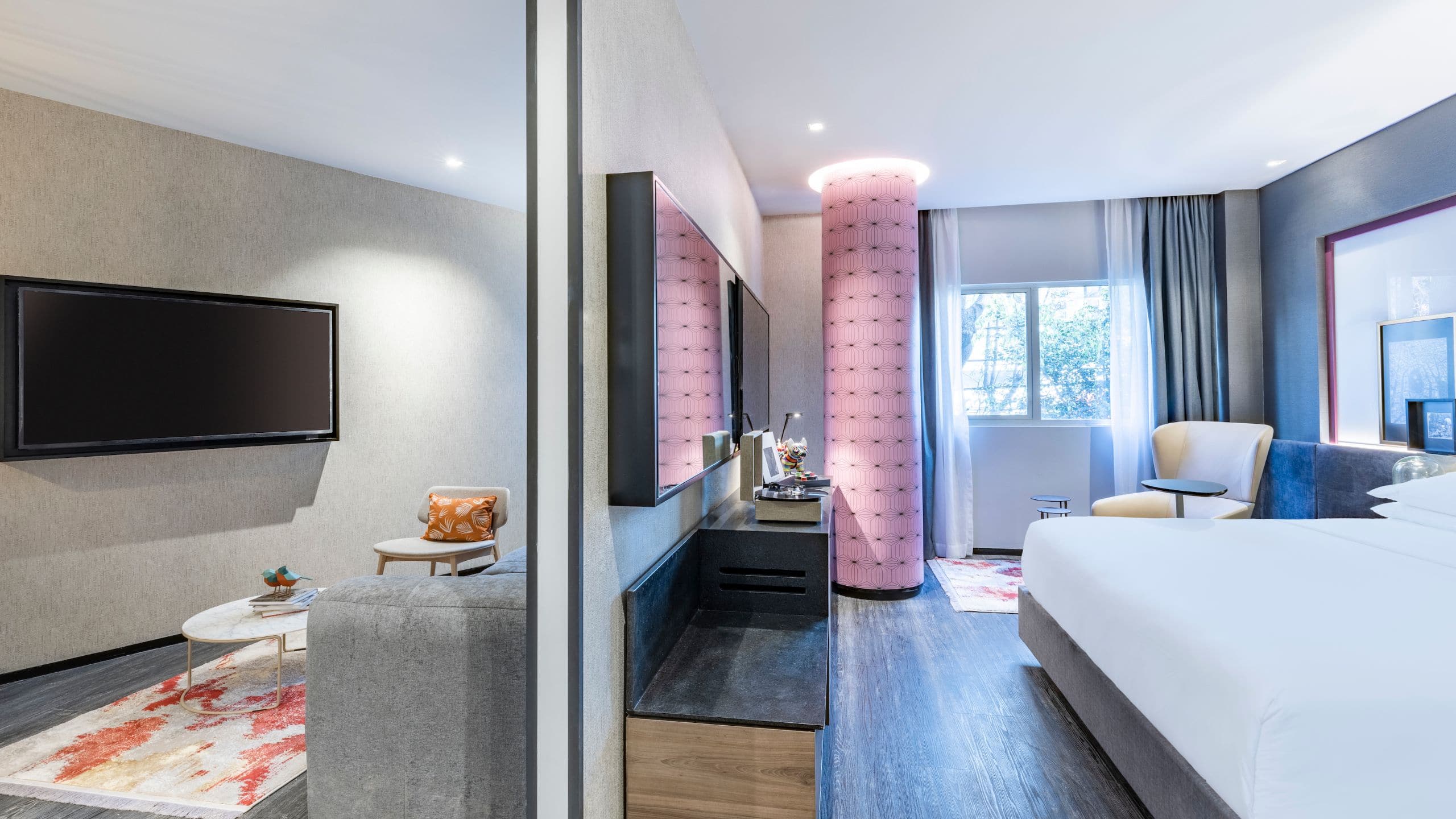 Andaz Mexico City Condesa Accessible Guestroom Bed City View