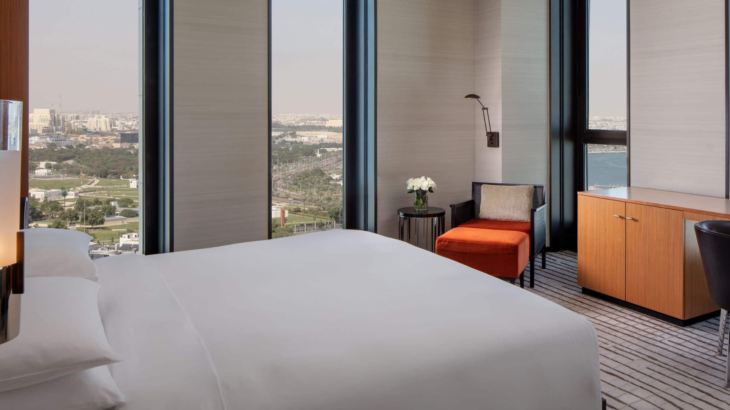 3 de 6 Park Hyatt Doha Park Suite Bedroom Windows