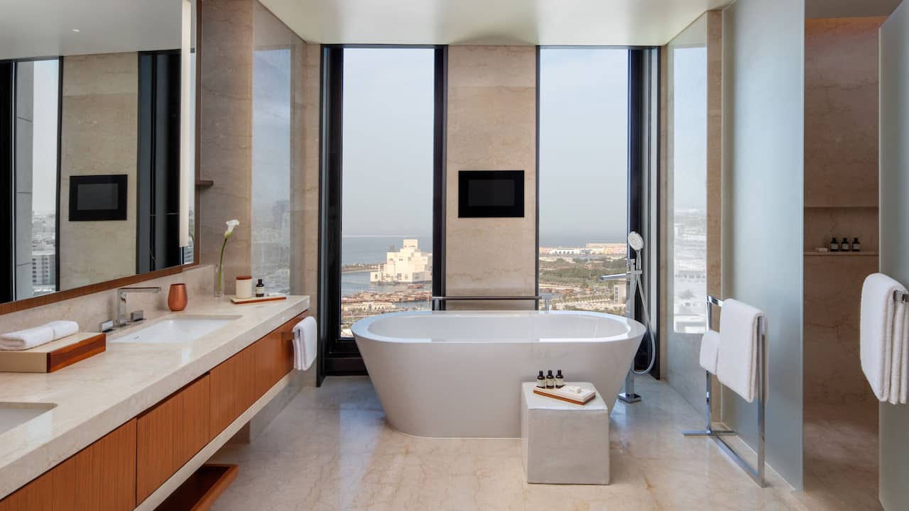 Executive Suite Bathroom Bathtub