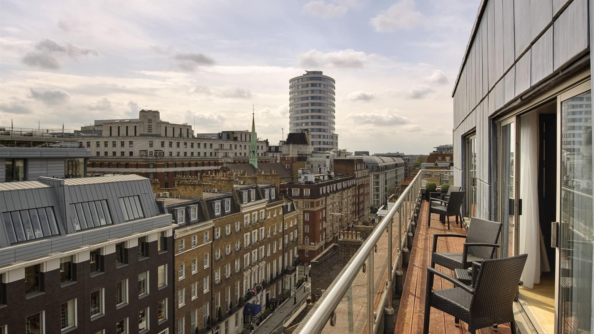 4 of 6 Hyatt Regency London - The Churchill Premium Balcony City View Suite