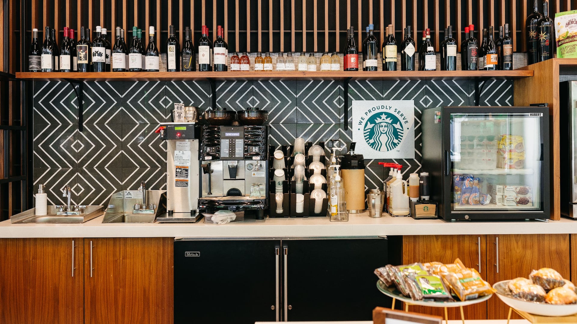 Hyatt Place Phoenix / Downtown Starbucks