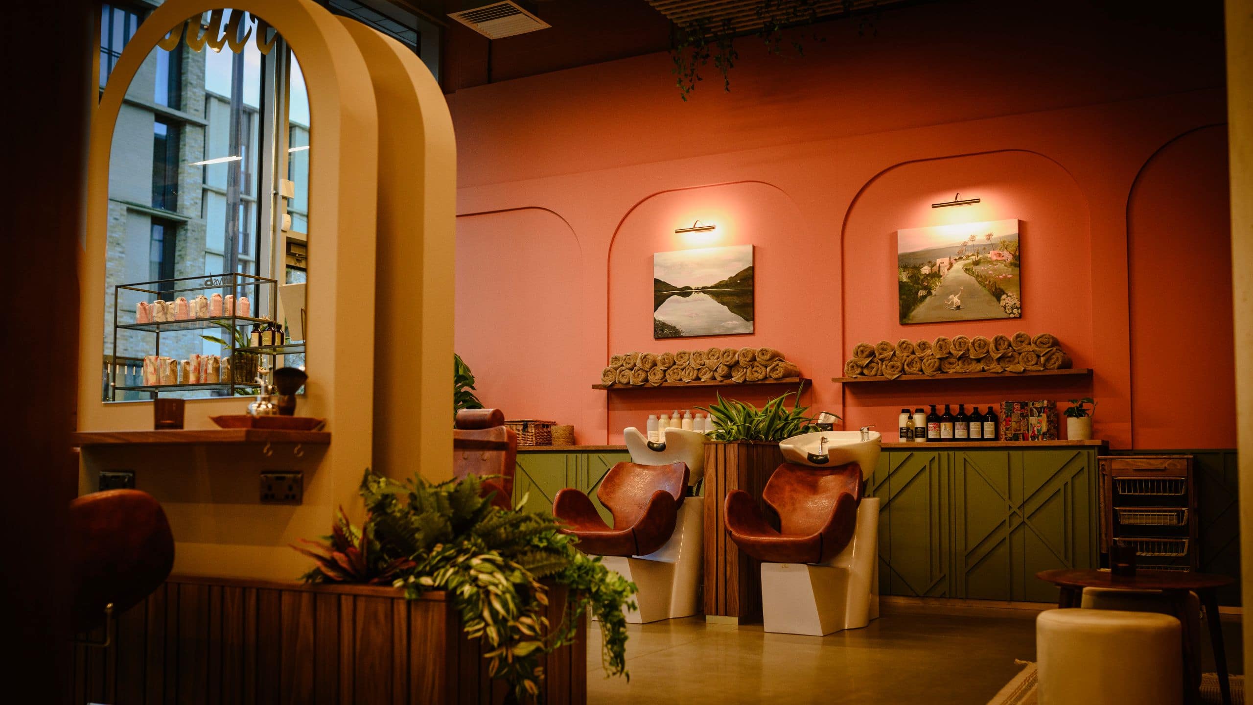 1 of 1 Hyatt Centric Cambridge Douce Hair Salon