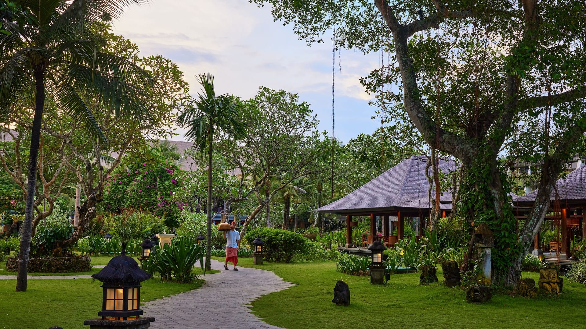 Hyatt Regency Bali Omang Omang Pathway