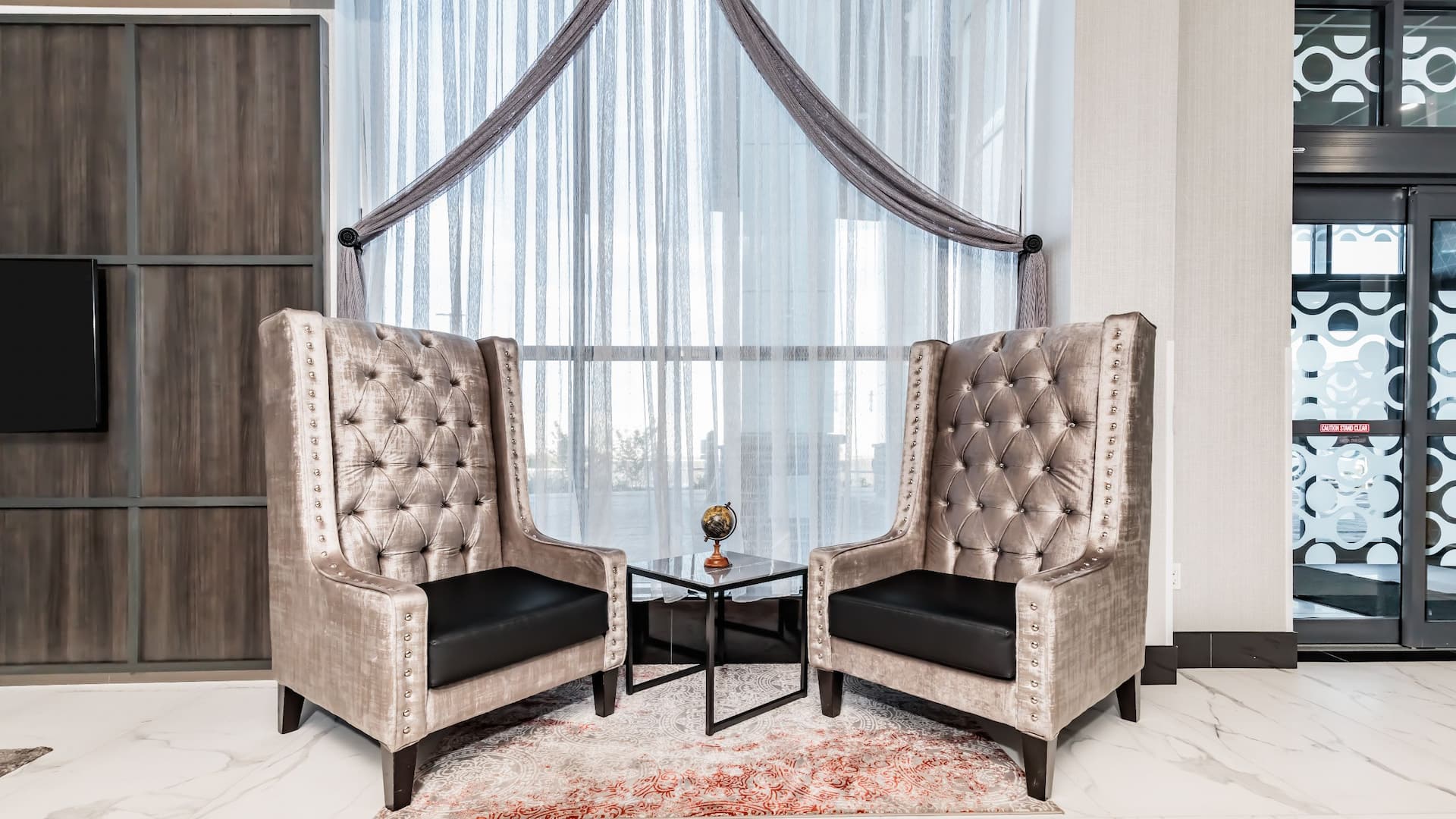 Hyatt Place Toronto / Brampton Lobby Seating Area Chairs
