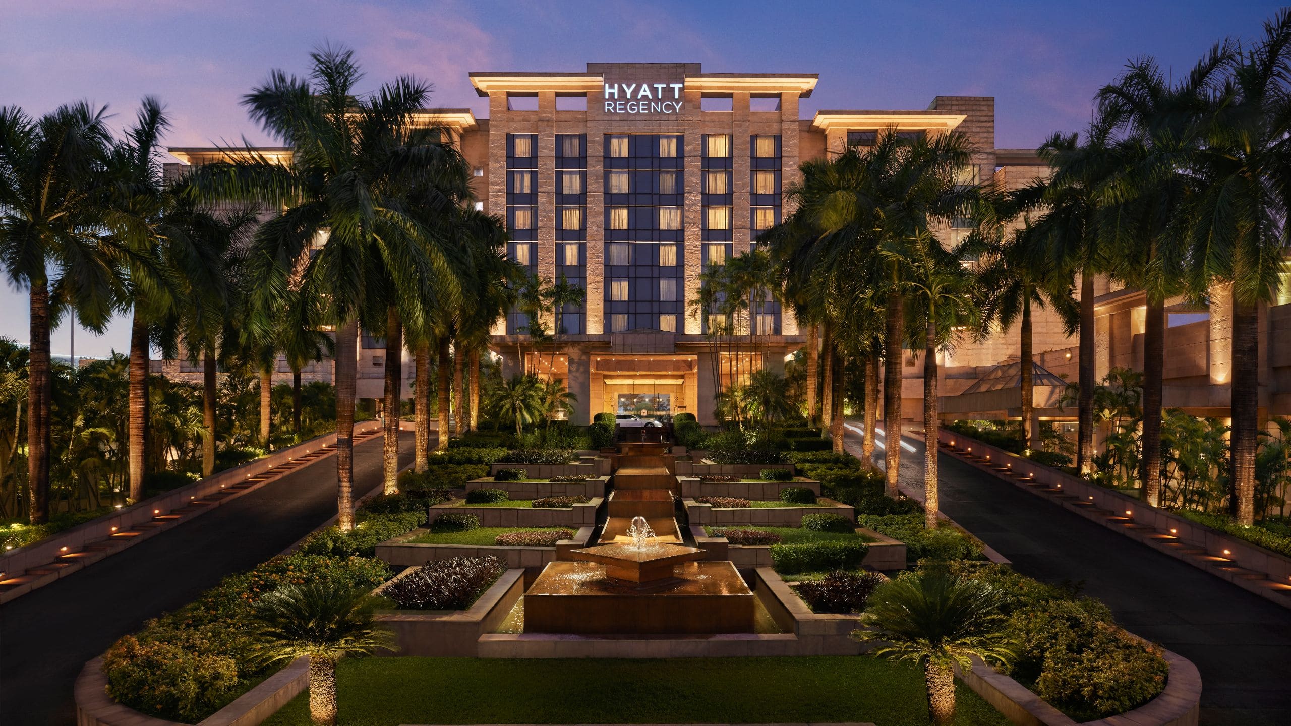 Hyatt Regency Kolkata Hotel Exterior Front Drive Evening