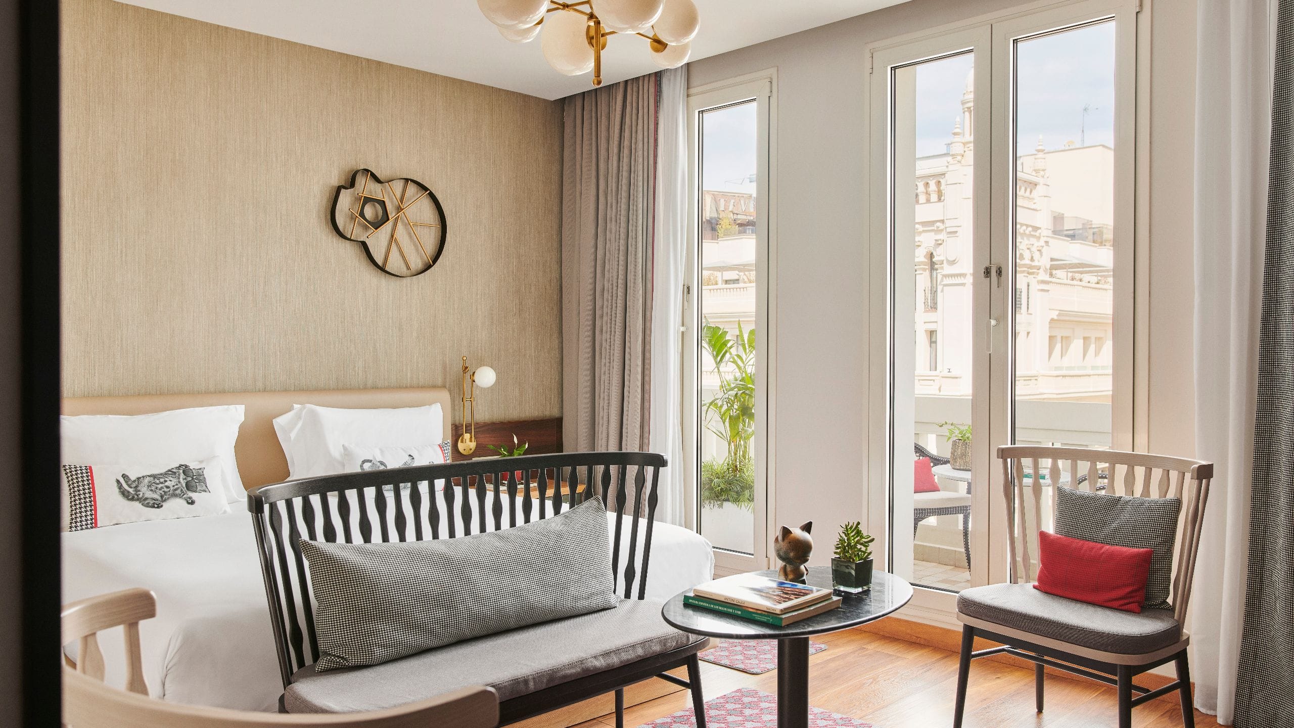 第 1，共 6 Hyatt Centric Gran Via Madrid King Bed Terrace Guestroom