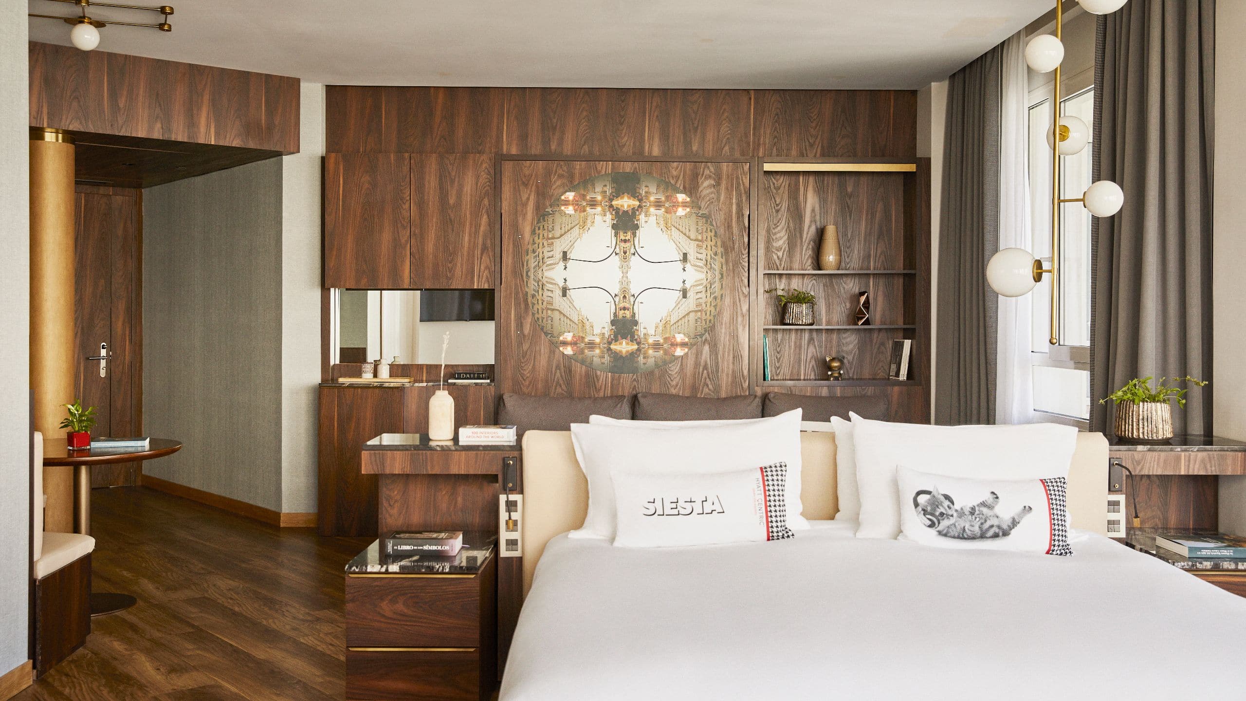 第 1，共 6 Hyatt Centric Gran Via Madrid Executive Suite Bed