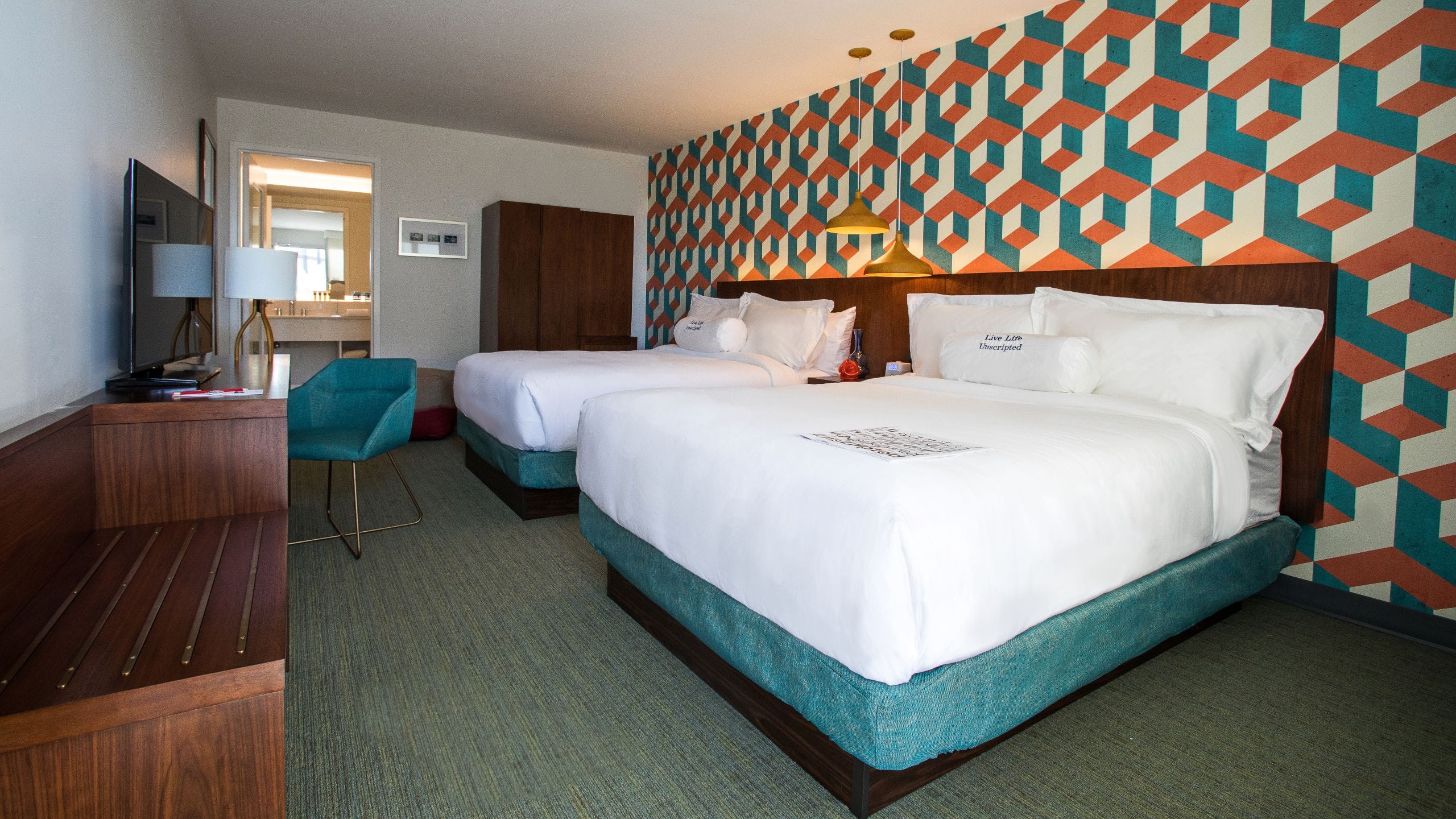 Unscripted Durham Two Queens