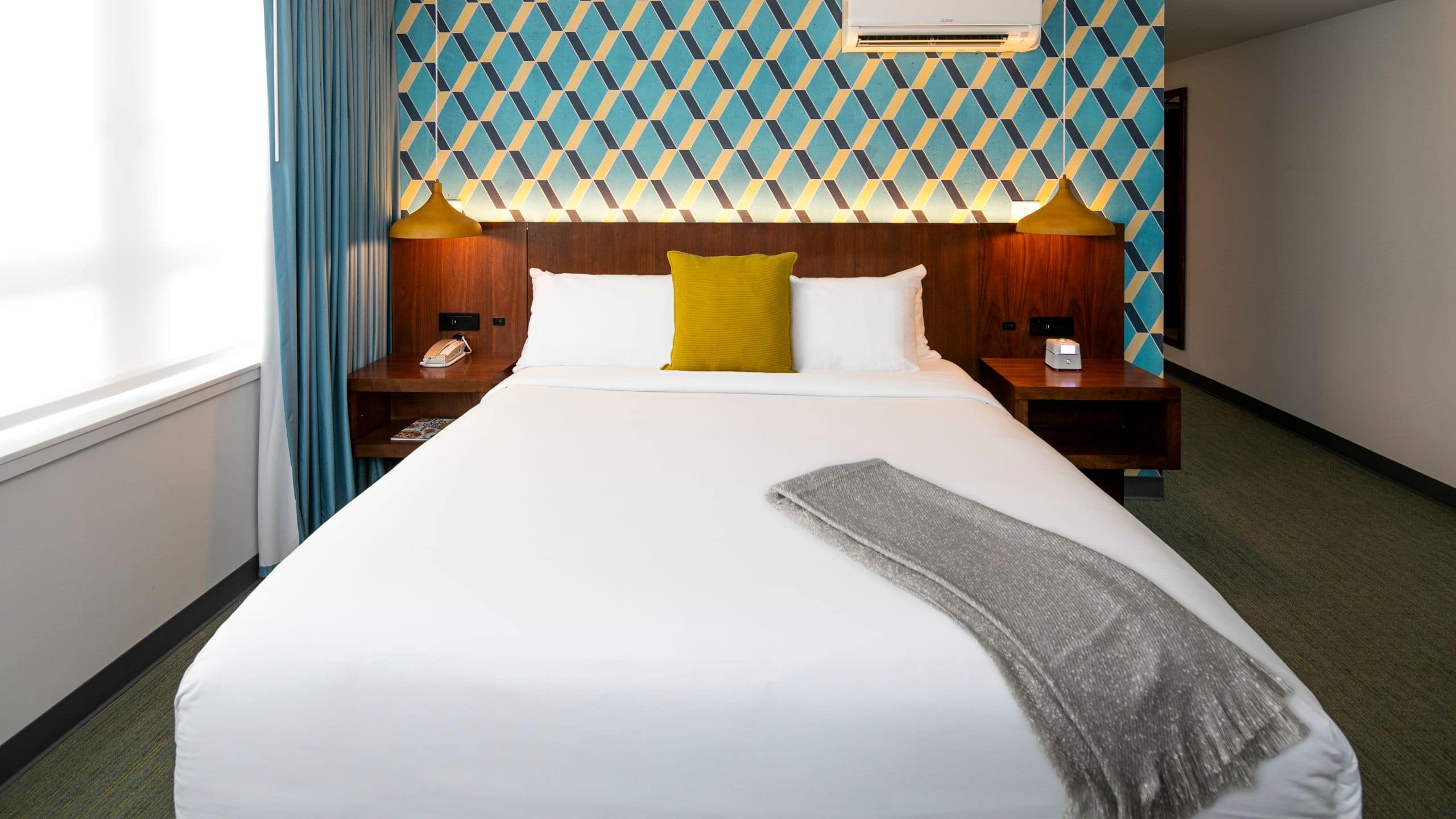 Unscripted Durham King Interior Bed