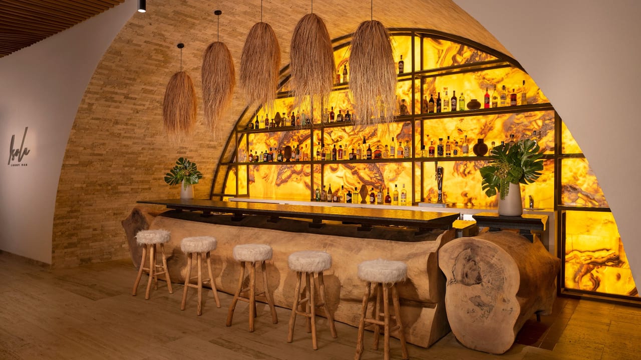 Isola Lobby Bar