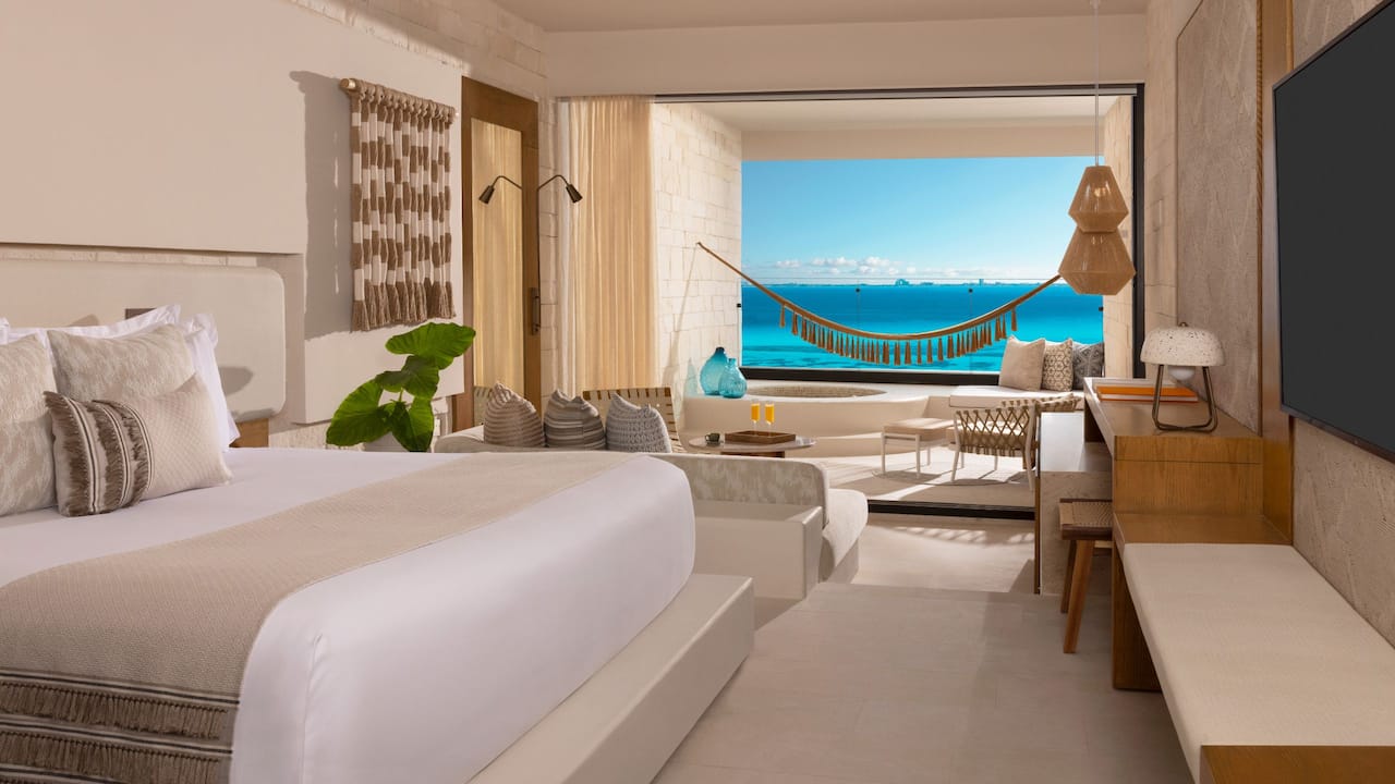 Signature Junior Suite Ocean Front