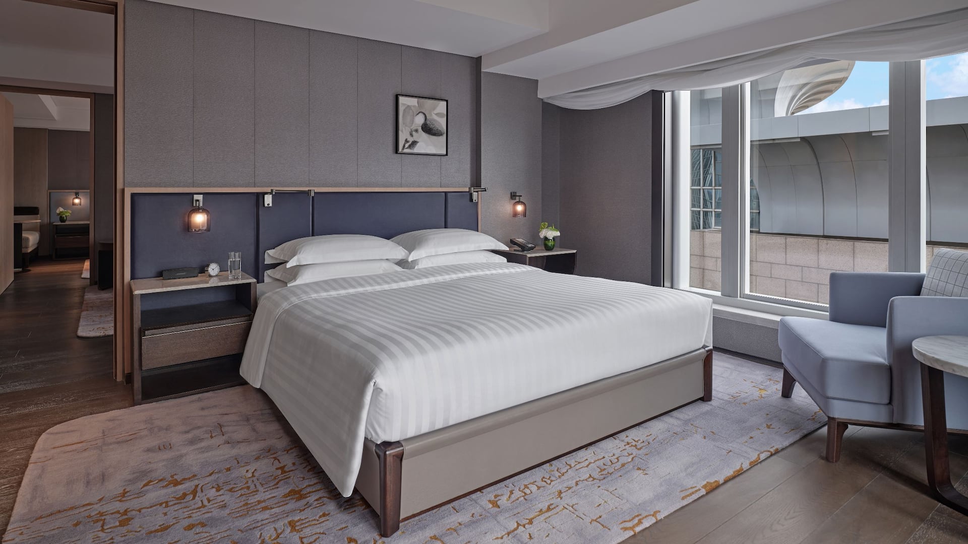 2 von 3 Grand Hyatt Beijing Club Deluxe Two Bedroom Guestroom