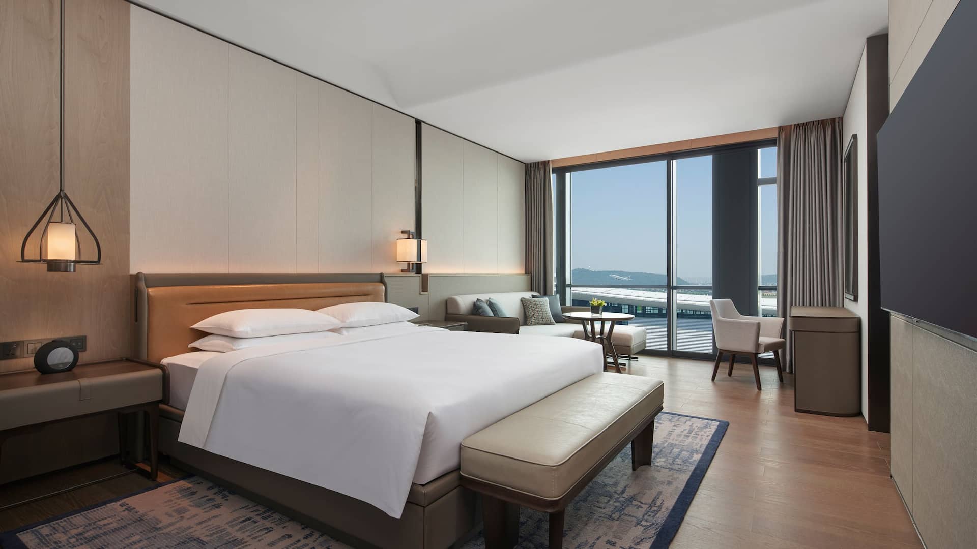 Hyatt Regency Hangzhou International Airport Regency Suite Bedroom