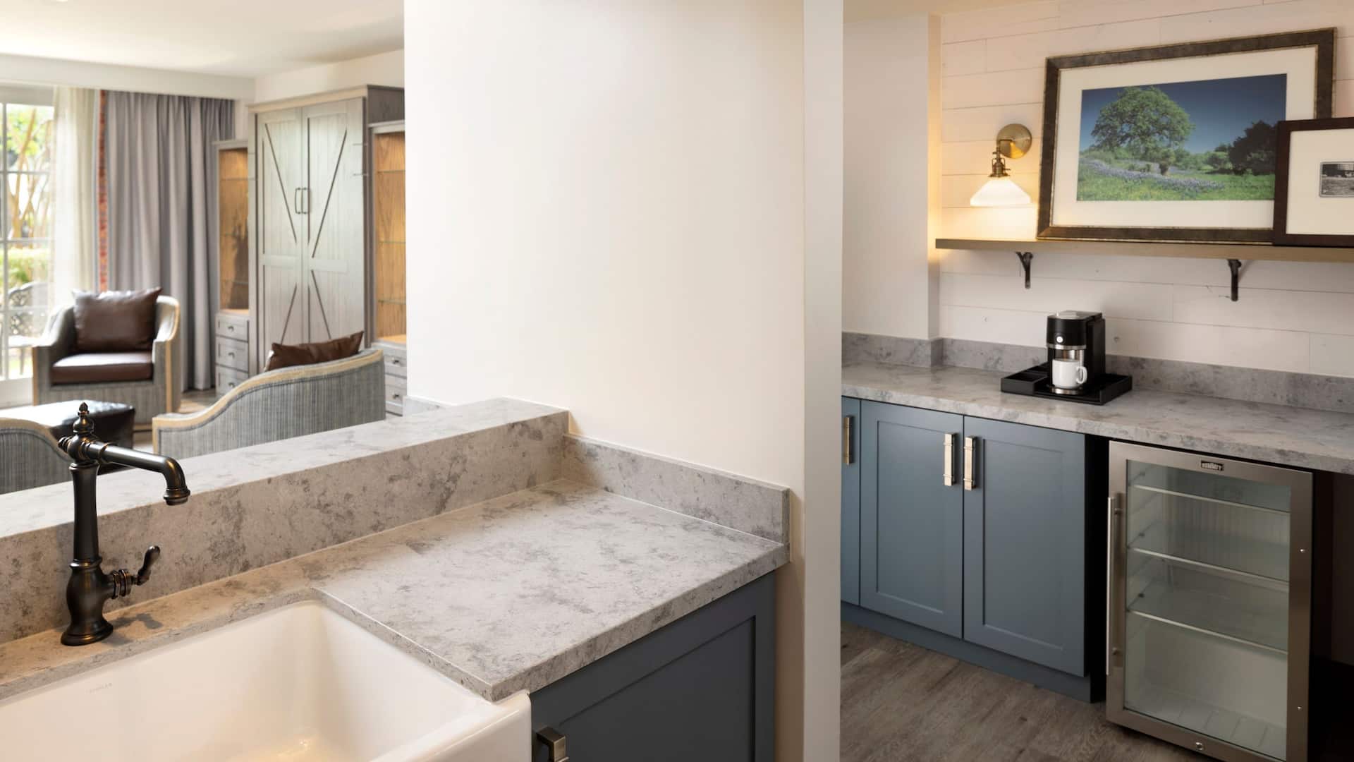 3 из 5 Hyatt Regency Hill Country Resort and Spa Hospitality Suite Kitchen