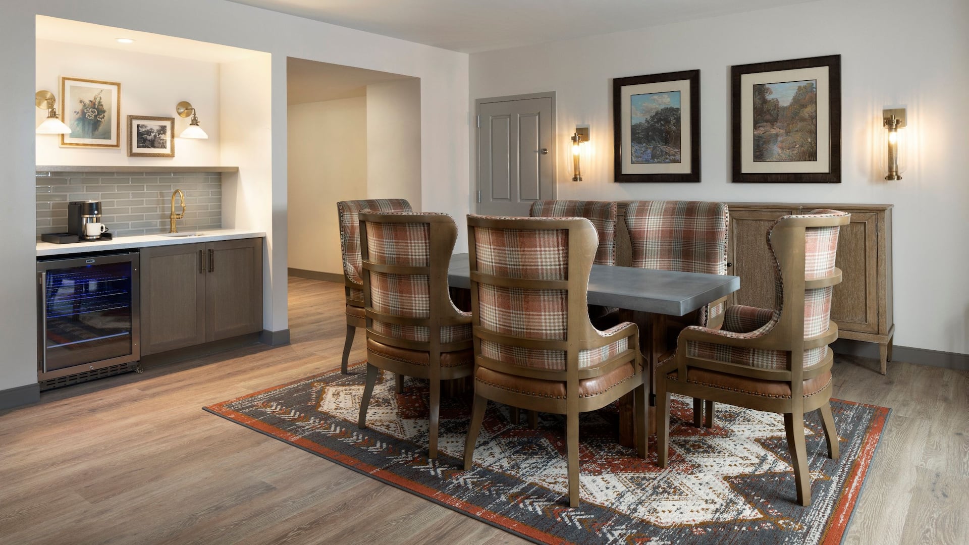 2 из 10 Hyatt Regency Hill Country Resort and Spa Vip Suite Dining