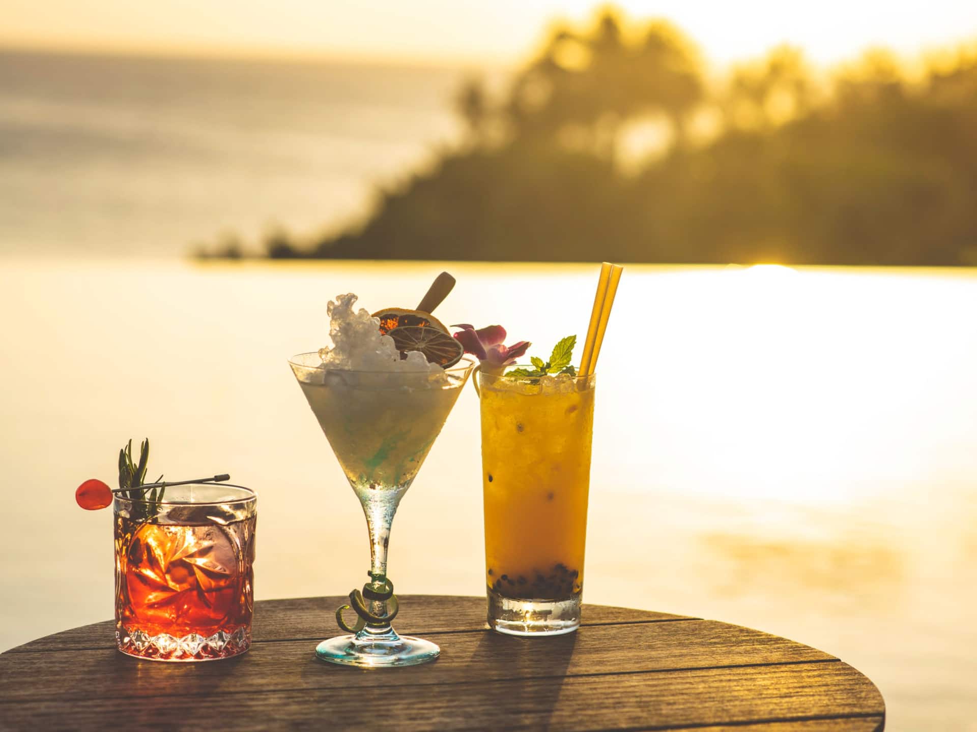 Hyatt Regency Seragaki Island, Okinawa Shirakachi Bar Summer Cocktails