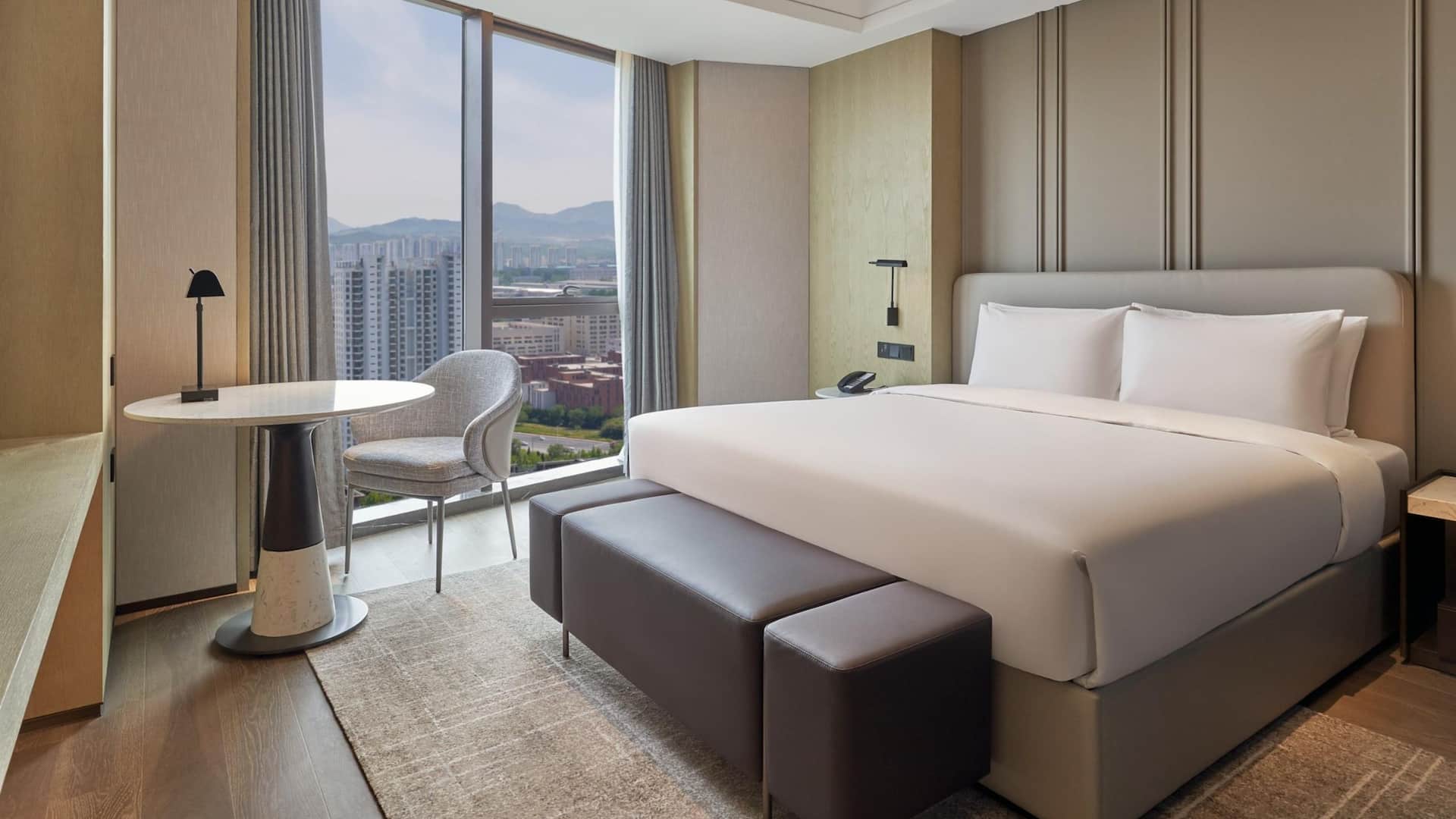 Hyatt Place Yantai Development Zone Kitchen Suite King Bed Room