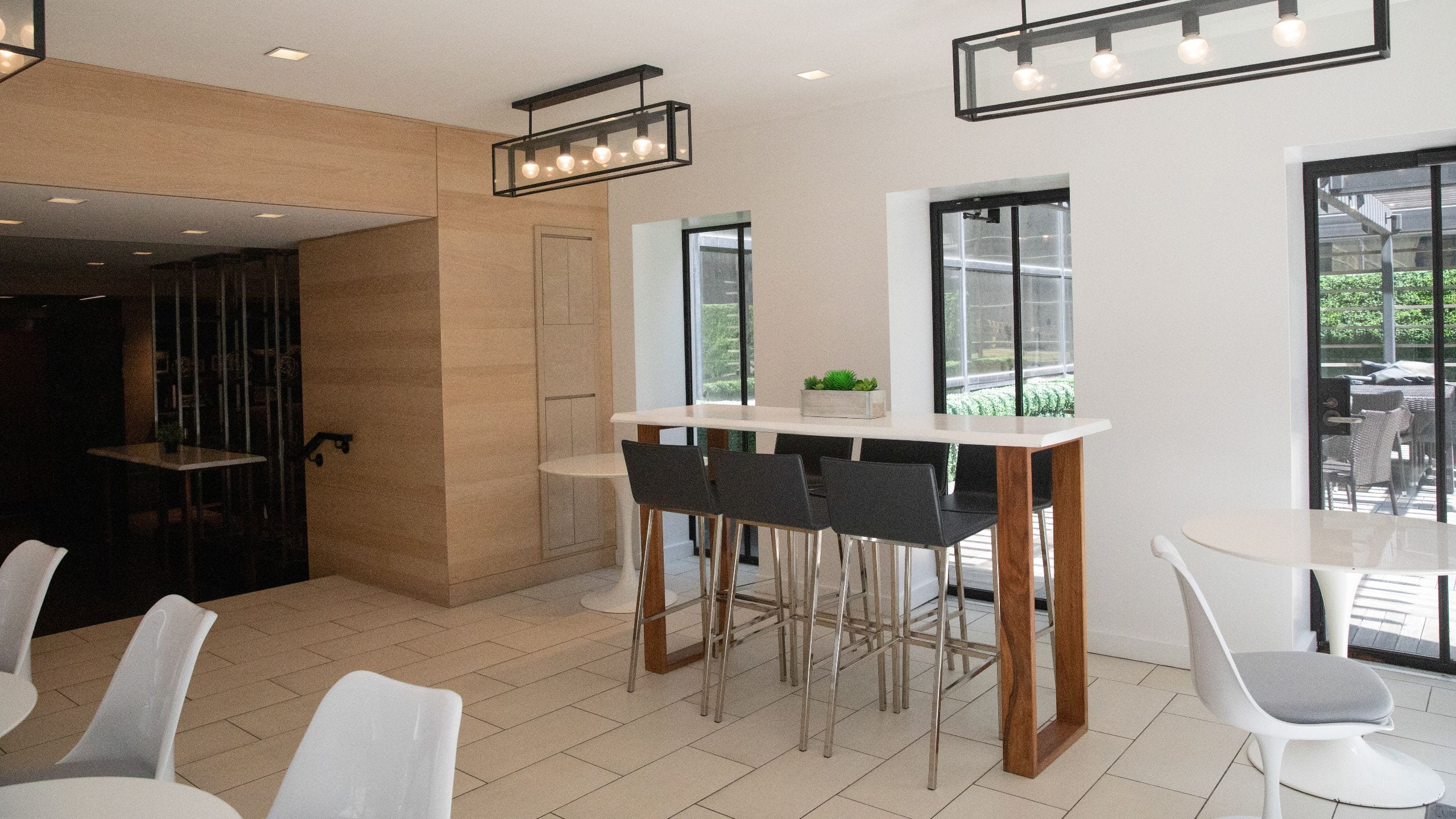 Hyatt Grand Central New York Commodore Study Table