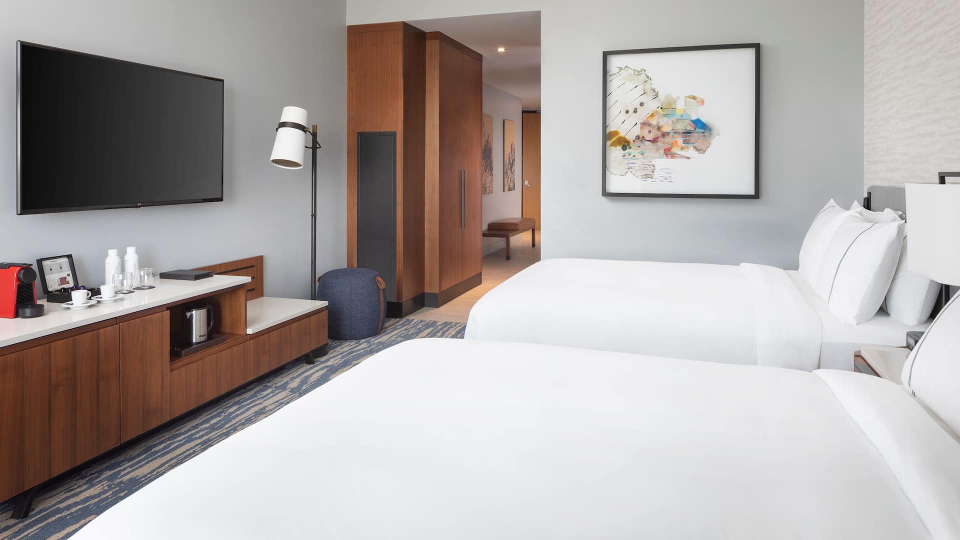 3/4 Grand Hyatt at SFO Double Queen Bed Entrance