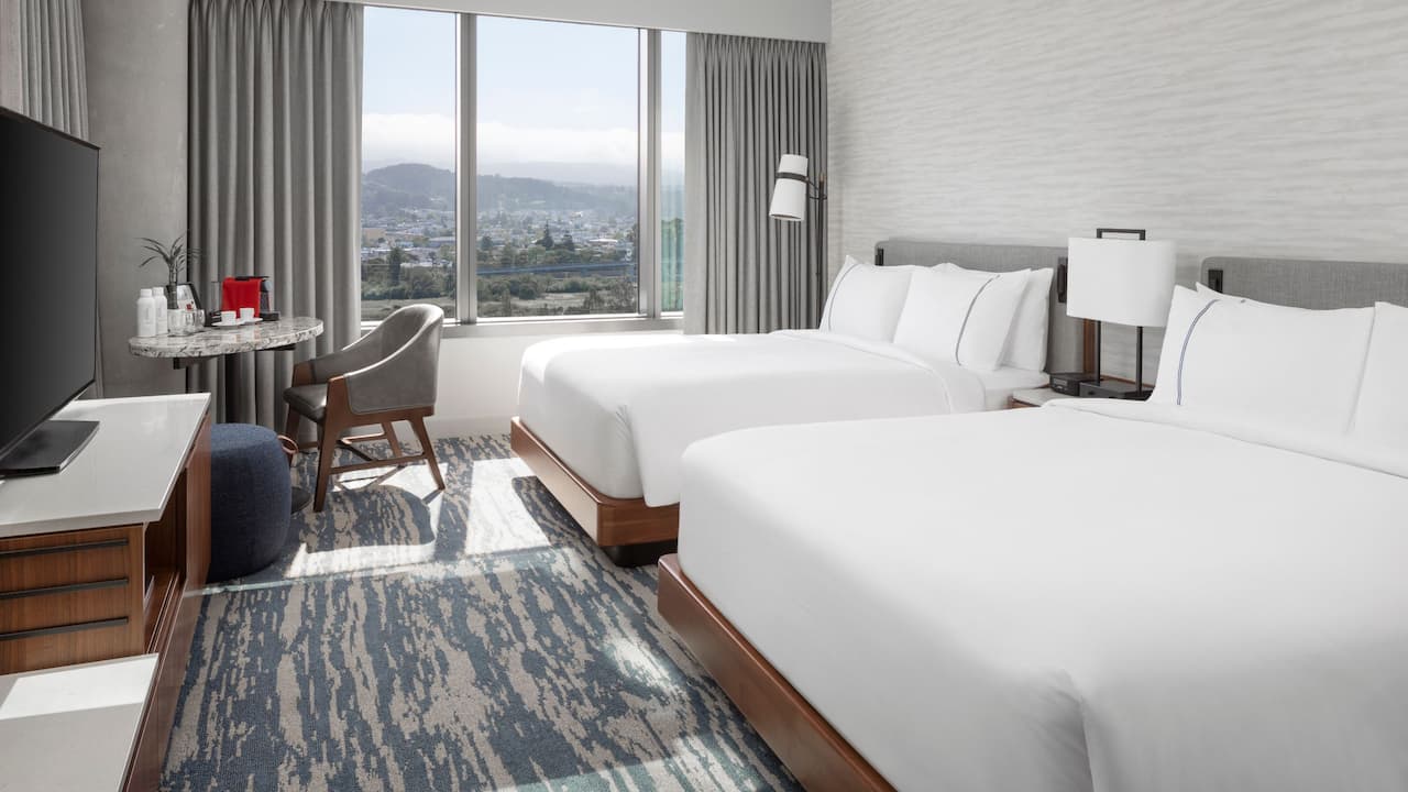Double Queen Bedroom With View