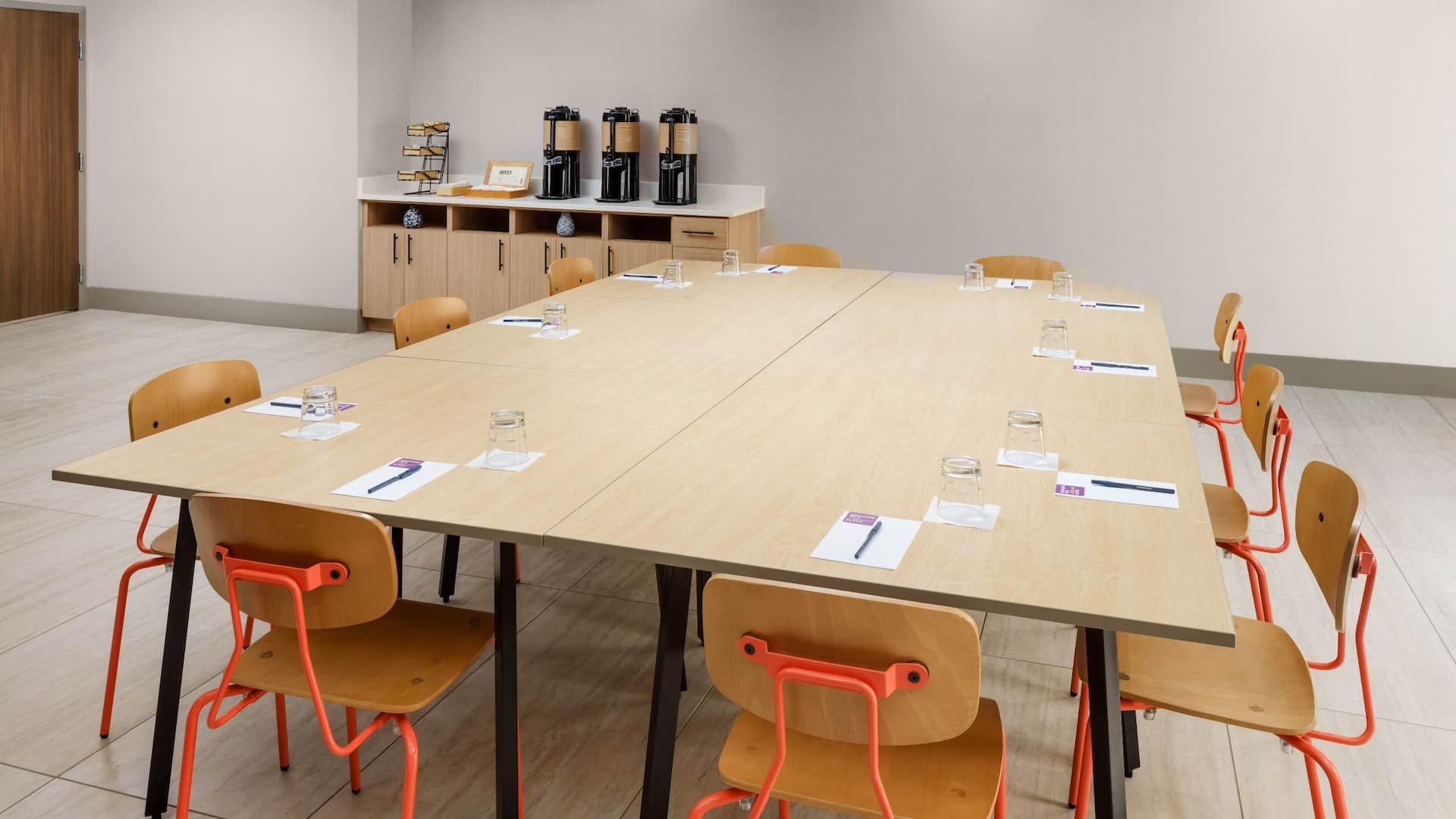 Hyatt Place across from Universal Orlando Resort™ Meeting Room Table Setup