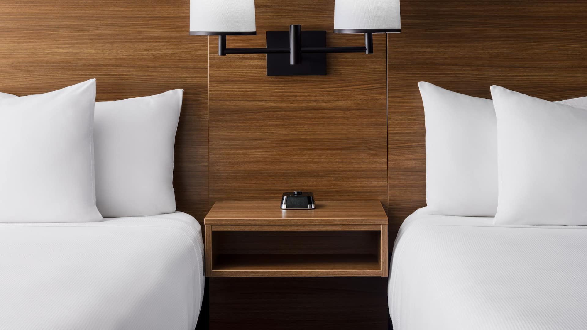 Hyatt Place across from Universal Orlando Resort™ Guestroom Two Queen Beds Headboard Detail