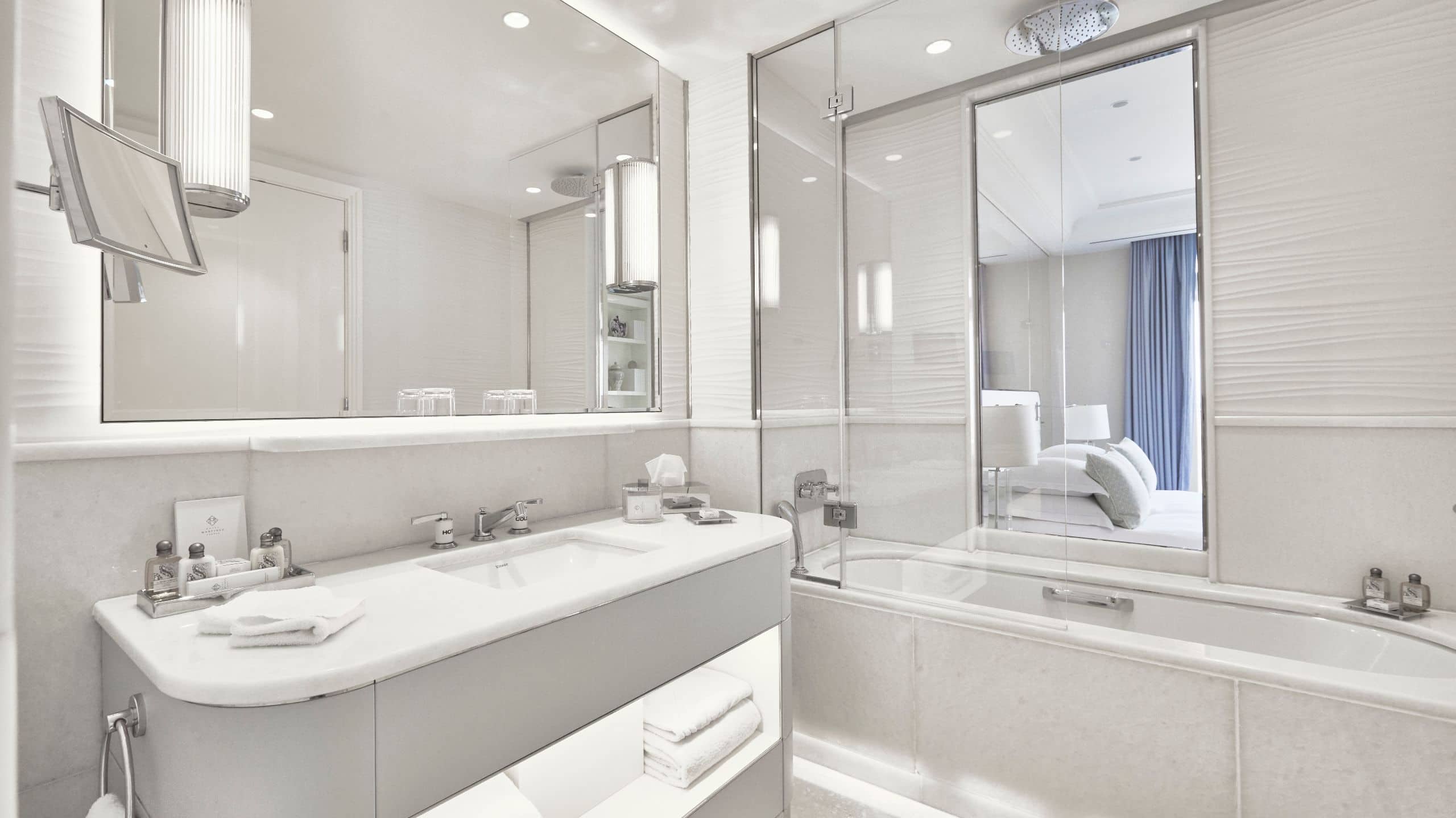 4 из 6 Hôtel Martinez Premium Sea View Room Bathroom