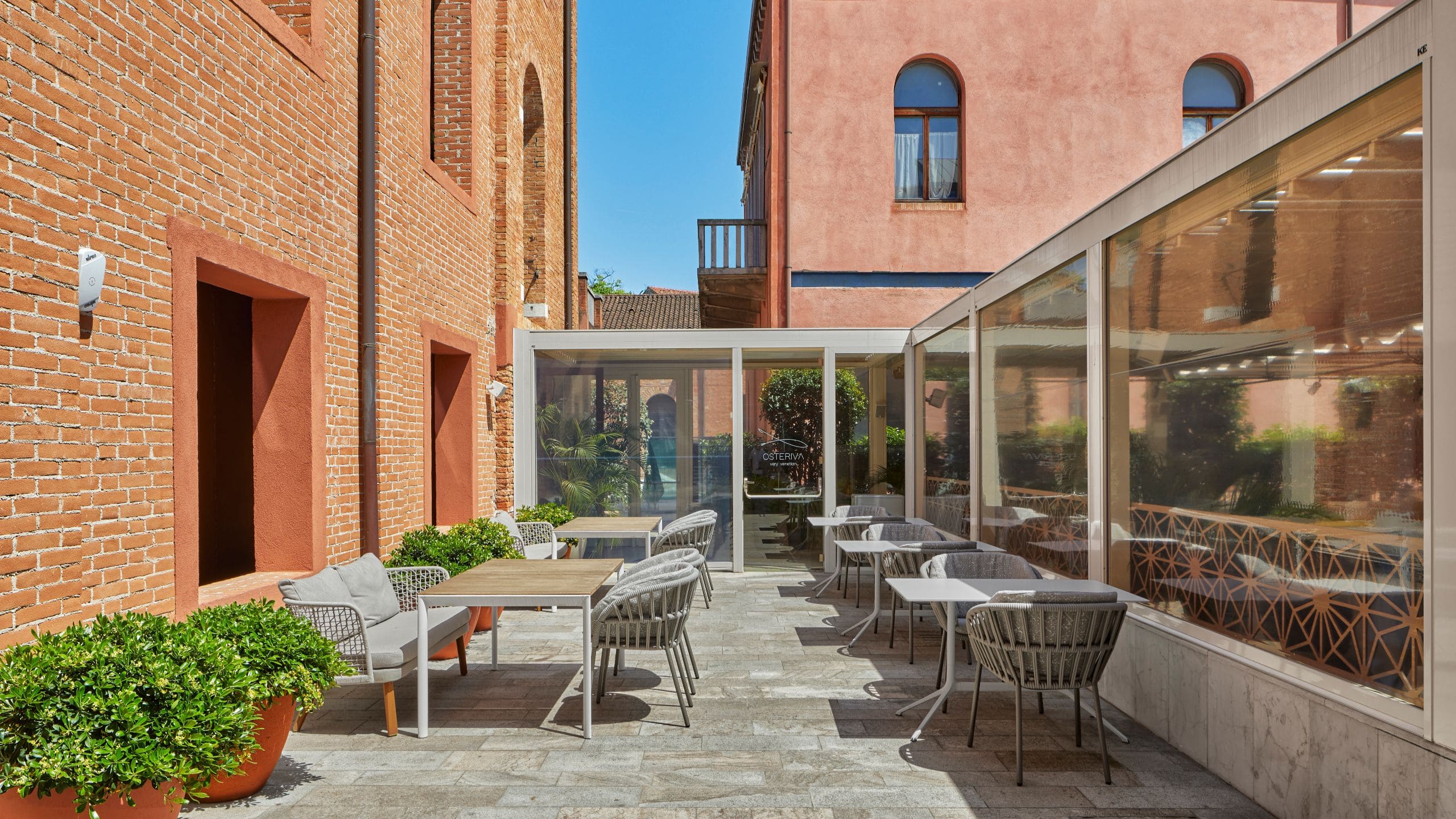 Hyatt Centric Murano Venice Osteriva Restaurant Outdoor Area