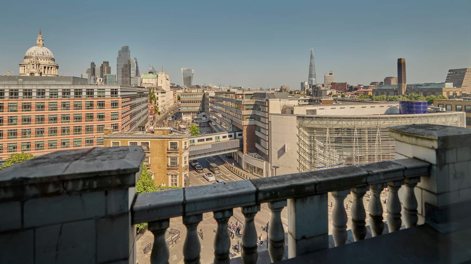 5 из 5 Hyatt Regency London Blackfriars Regency Executive Suite With City View Window View