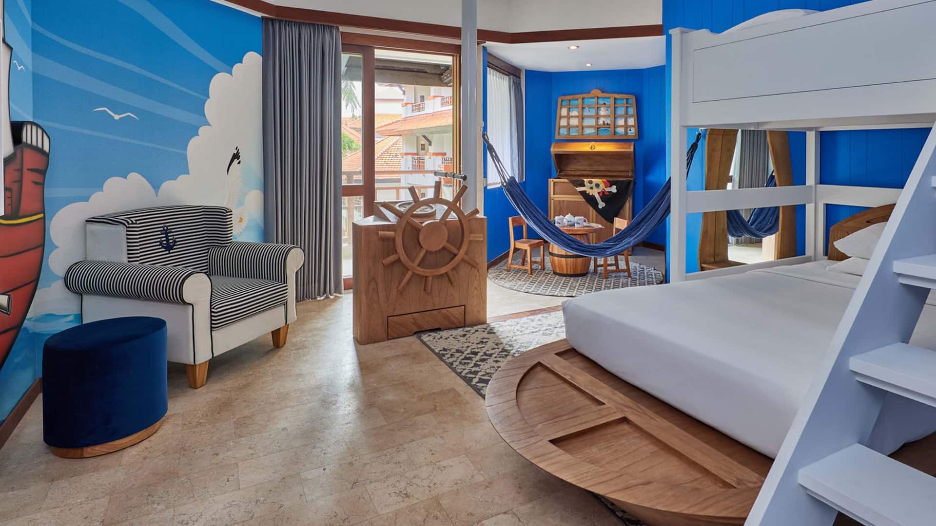1 de 5 Grand Hyatt Bali Pirate Family Room