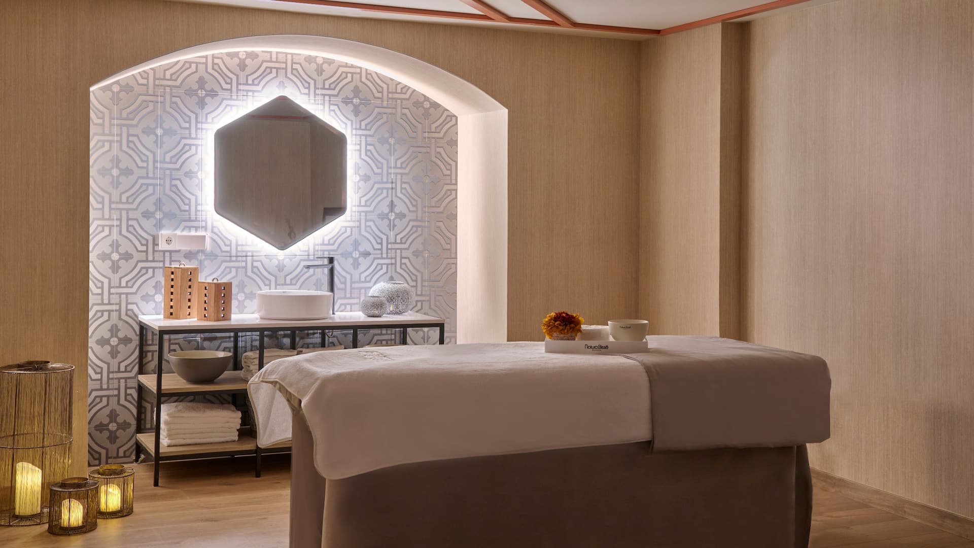 Grand Hyatt La Manga Club Golf & Spa Spa Treatment Room Bed