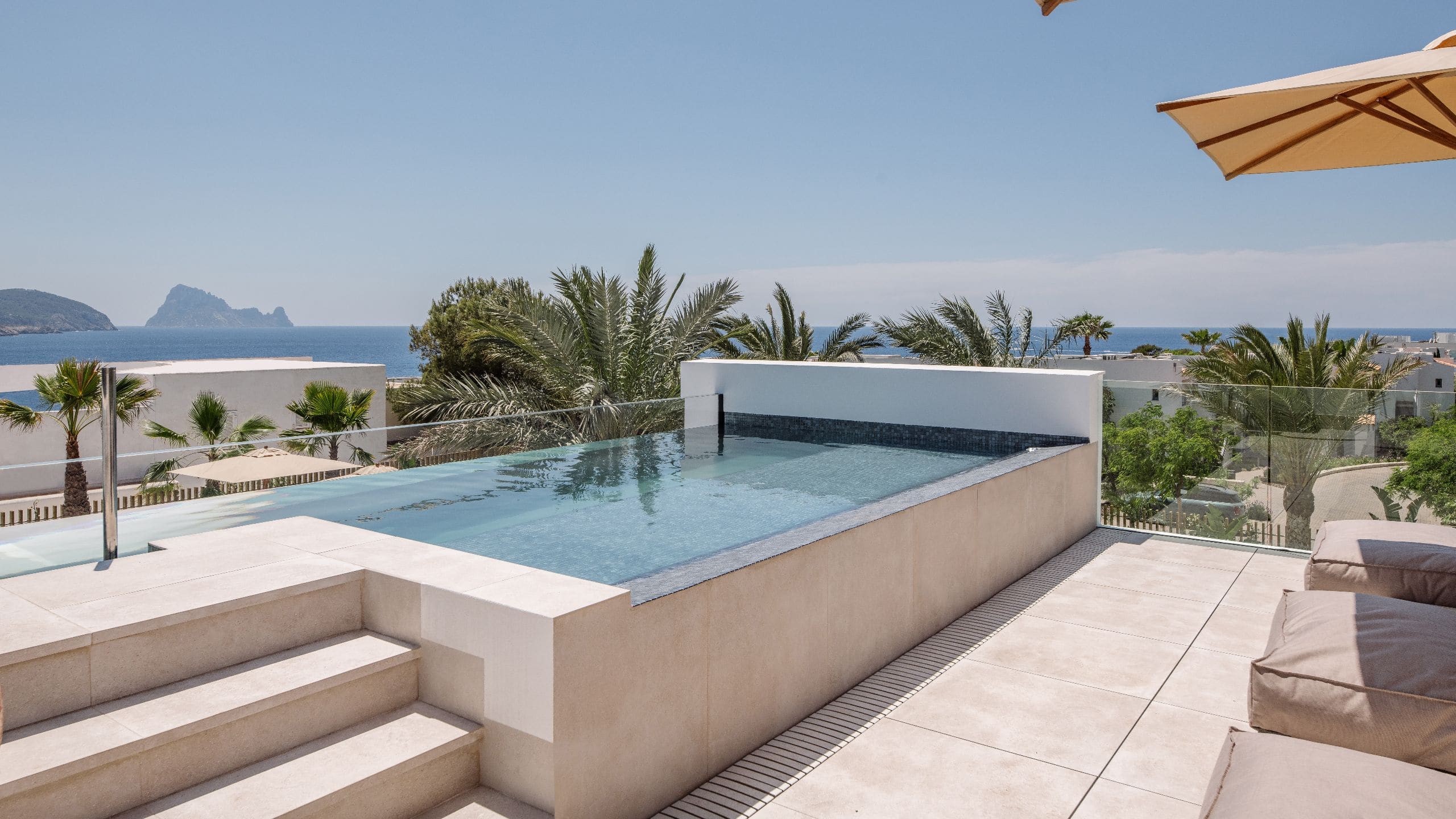10 von 17 7Pines Resort Ibiza Grand Villas Exterior Pool