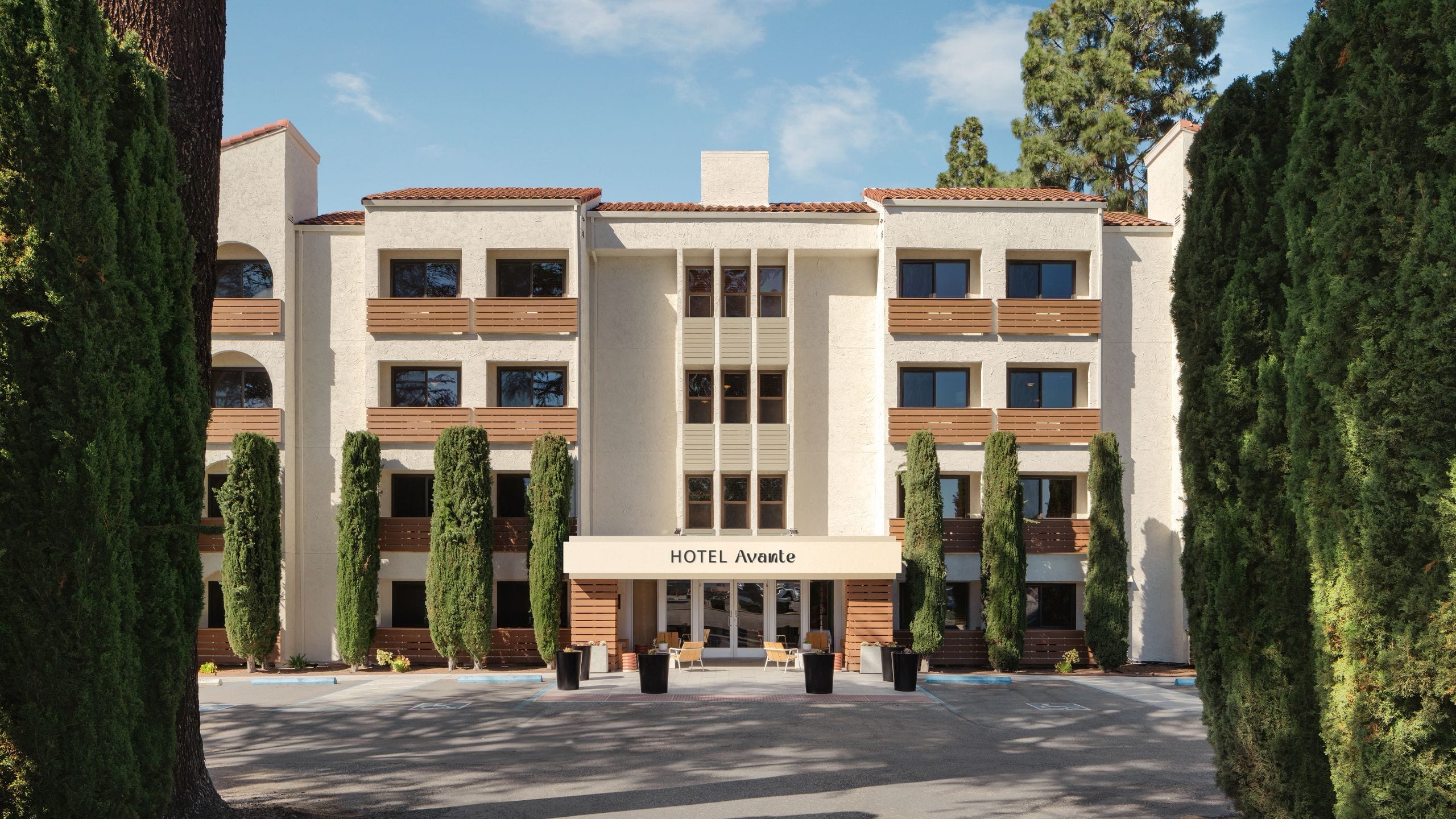 Hotel Avante Exterior Entry