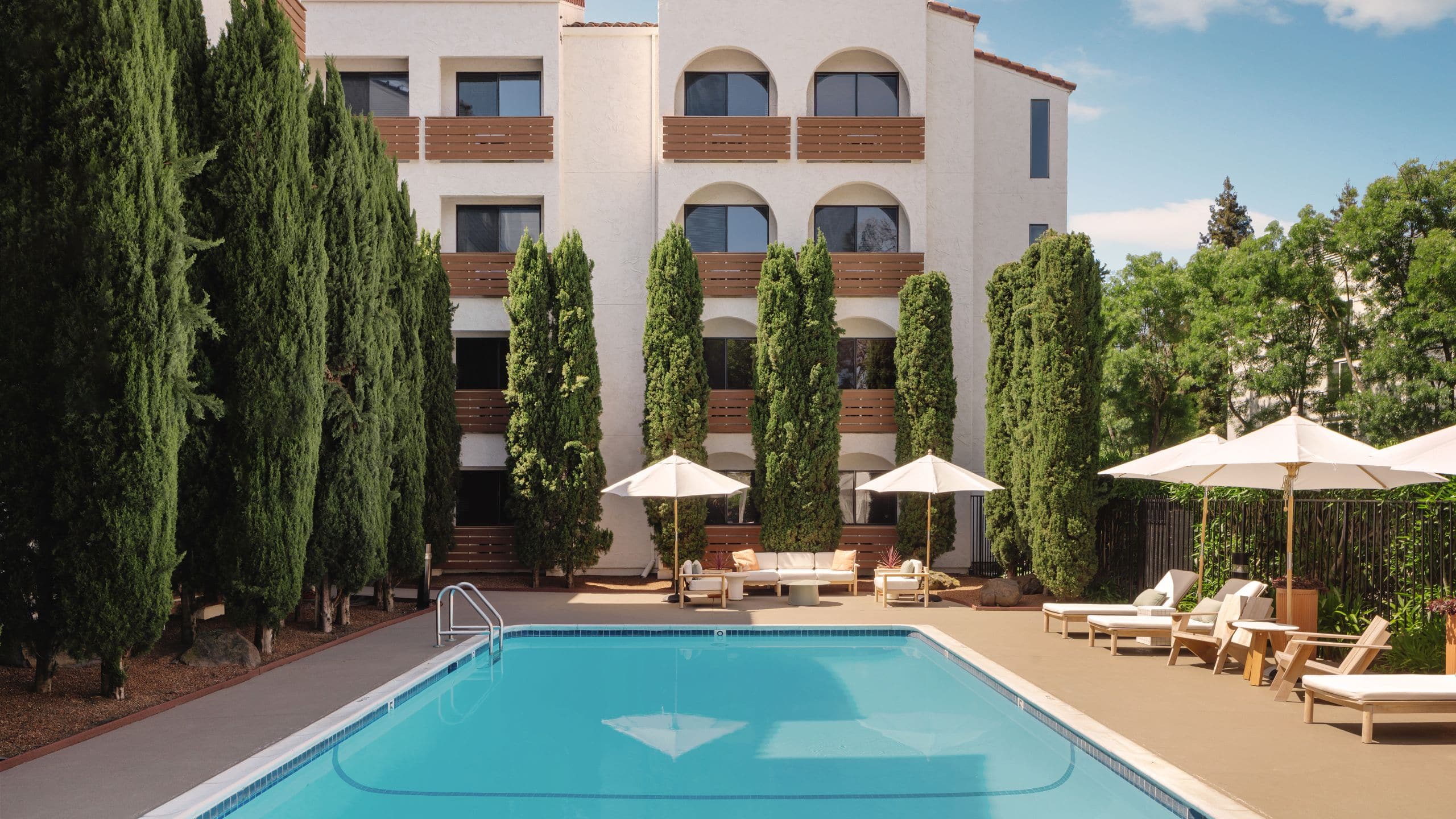 Hotel Avante Exterior Pool