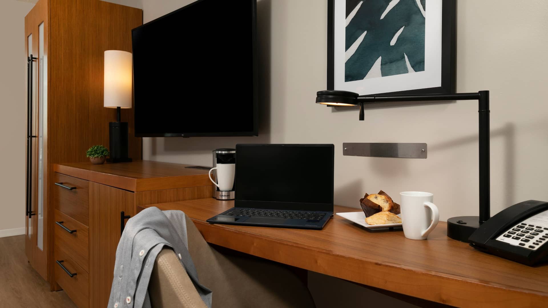Hyatt Place San Juan King Tv Black