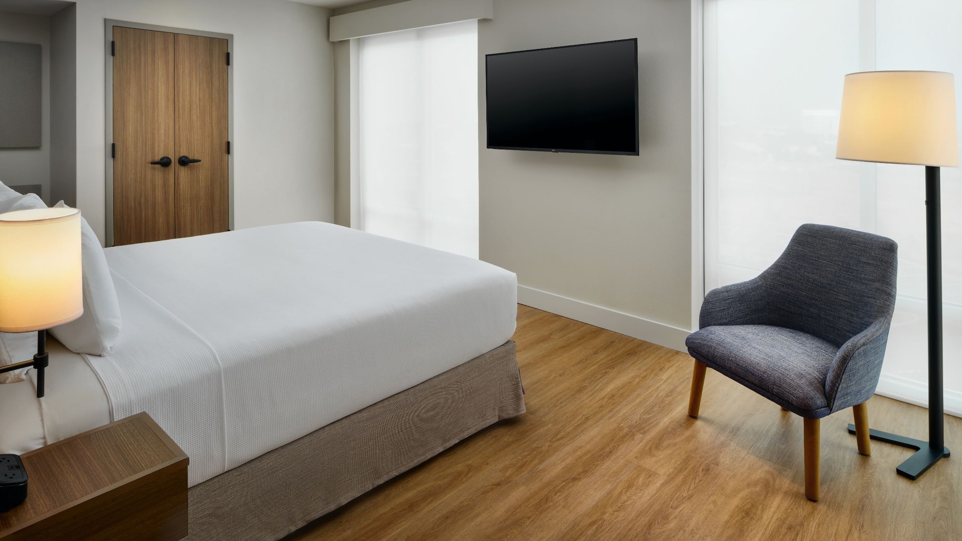 Hyatt Place Melbourne Airport Accessible King Suite