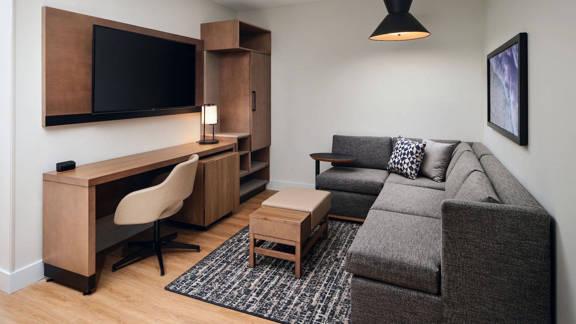 Hyatt Place Melbourne Airport Accessible Seating Area