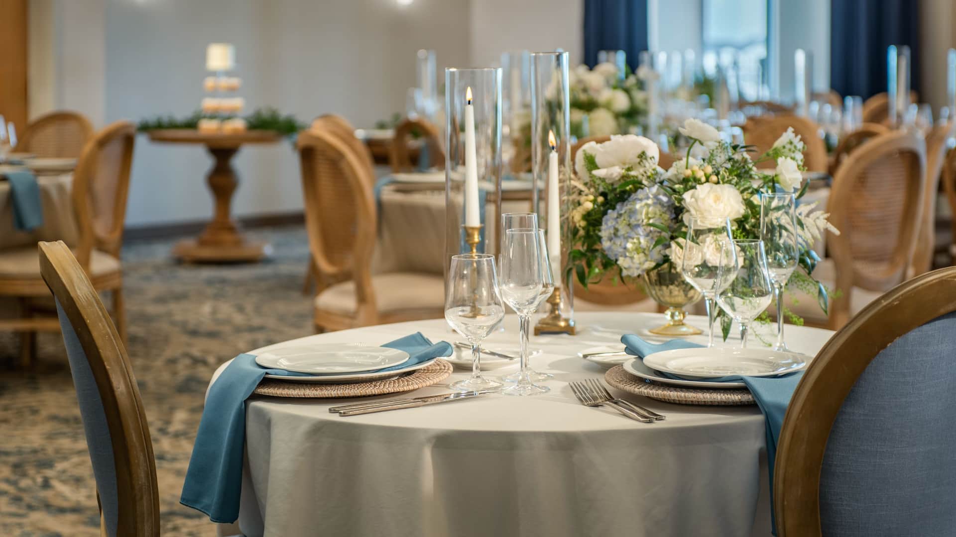Hyatt Place Kent Narrows & Marina Ballroom Rounds