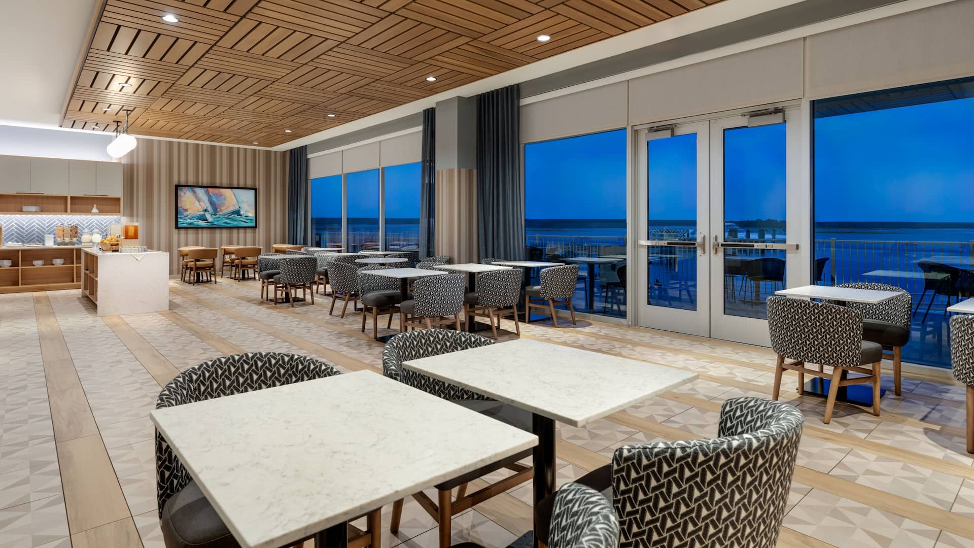 Hyatt Place Kent Narrows & Marina Breakfast Seating
