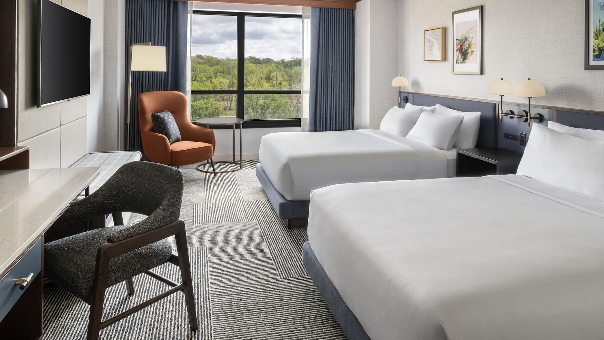1 de 4 Hyatt Regency Coralville Hotel & Conference Center Two Queens River View Beds View