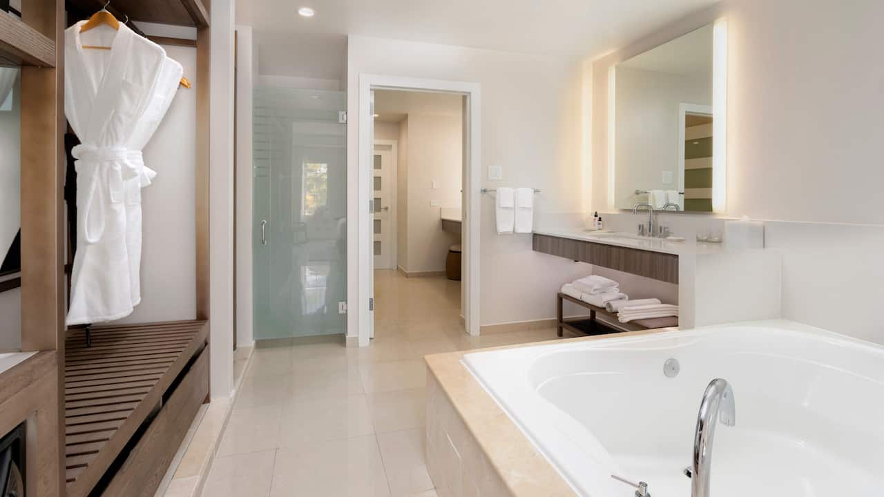 Hyatt Regency Grand Reserve Villas Soaker Tub