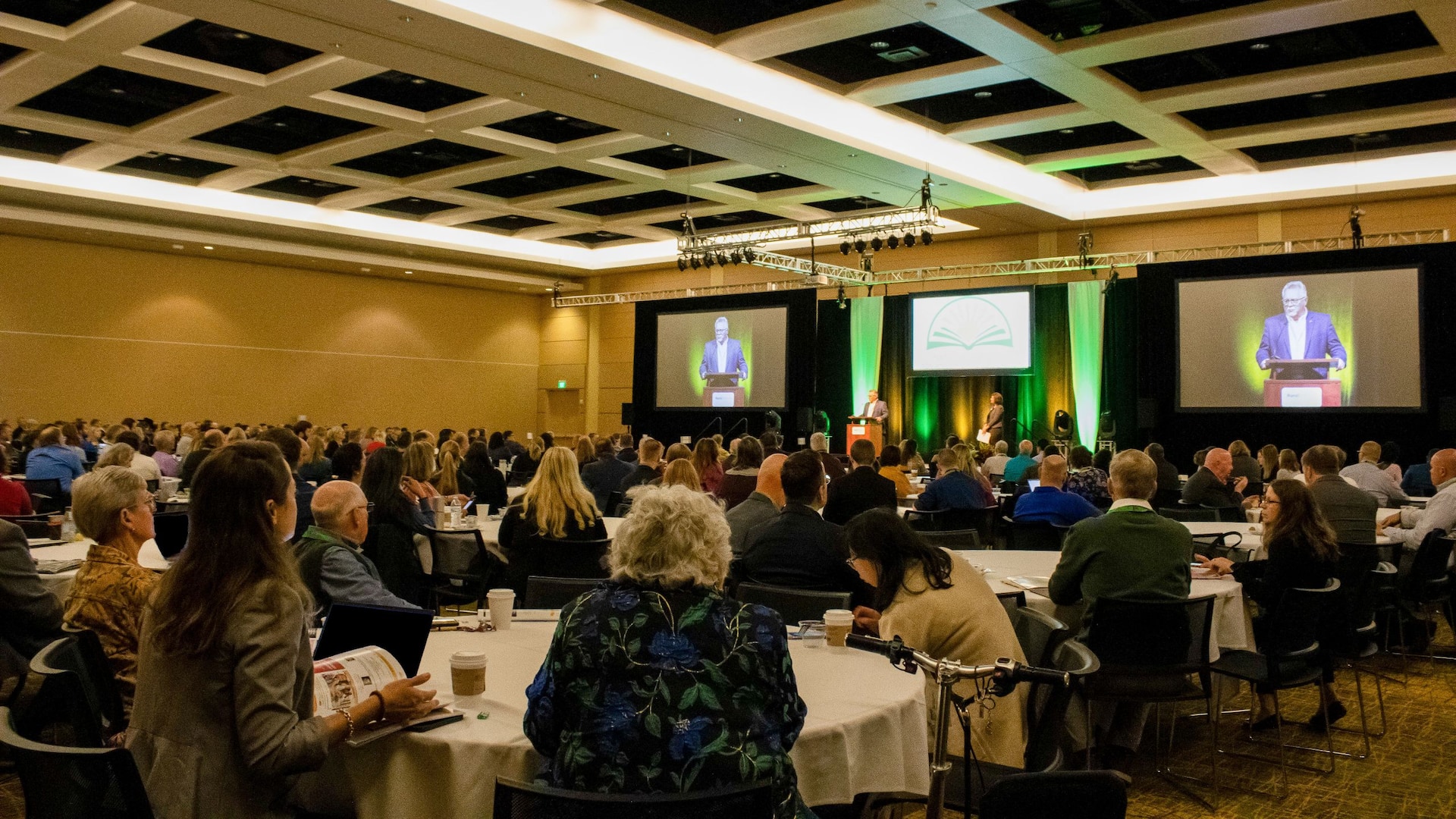 Hyatt Regency Green Bay Meeting Room Screens