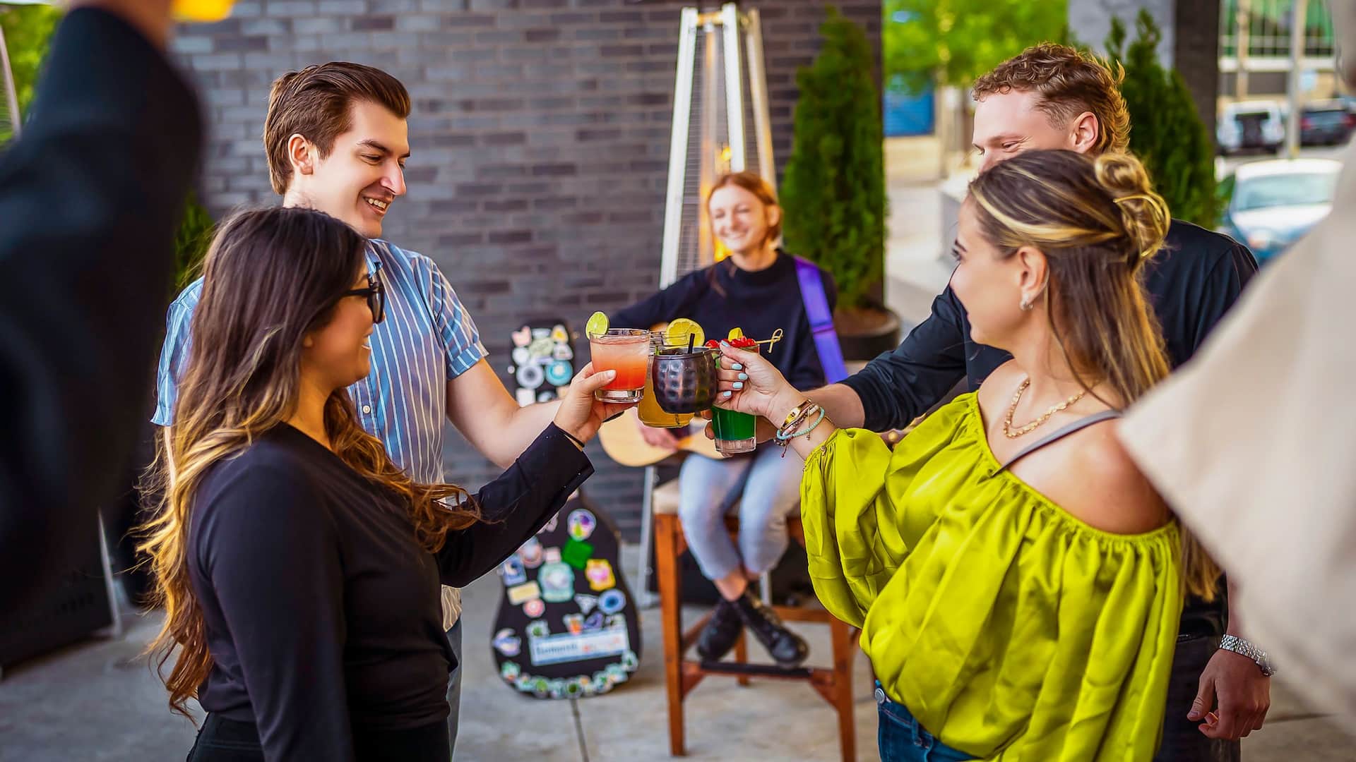 Hyatt Place Milwaukee Downtown Live Music Patio Cheers