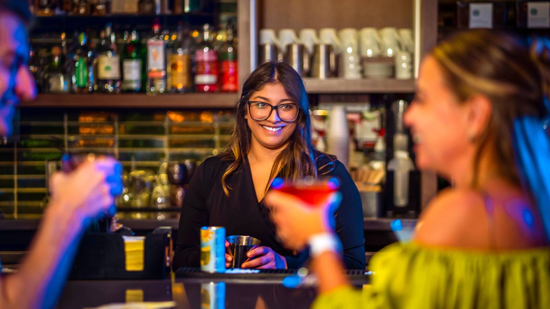 Hyatt Place Milwaukee Downtown Bartender Serving Couple