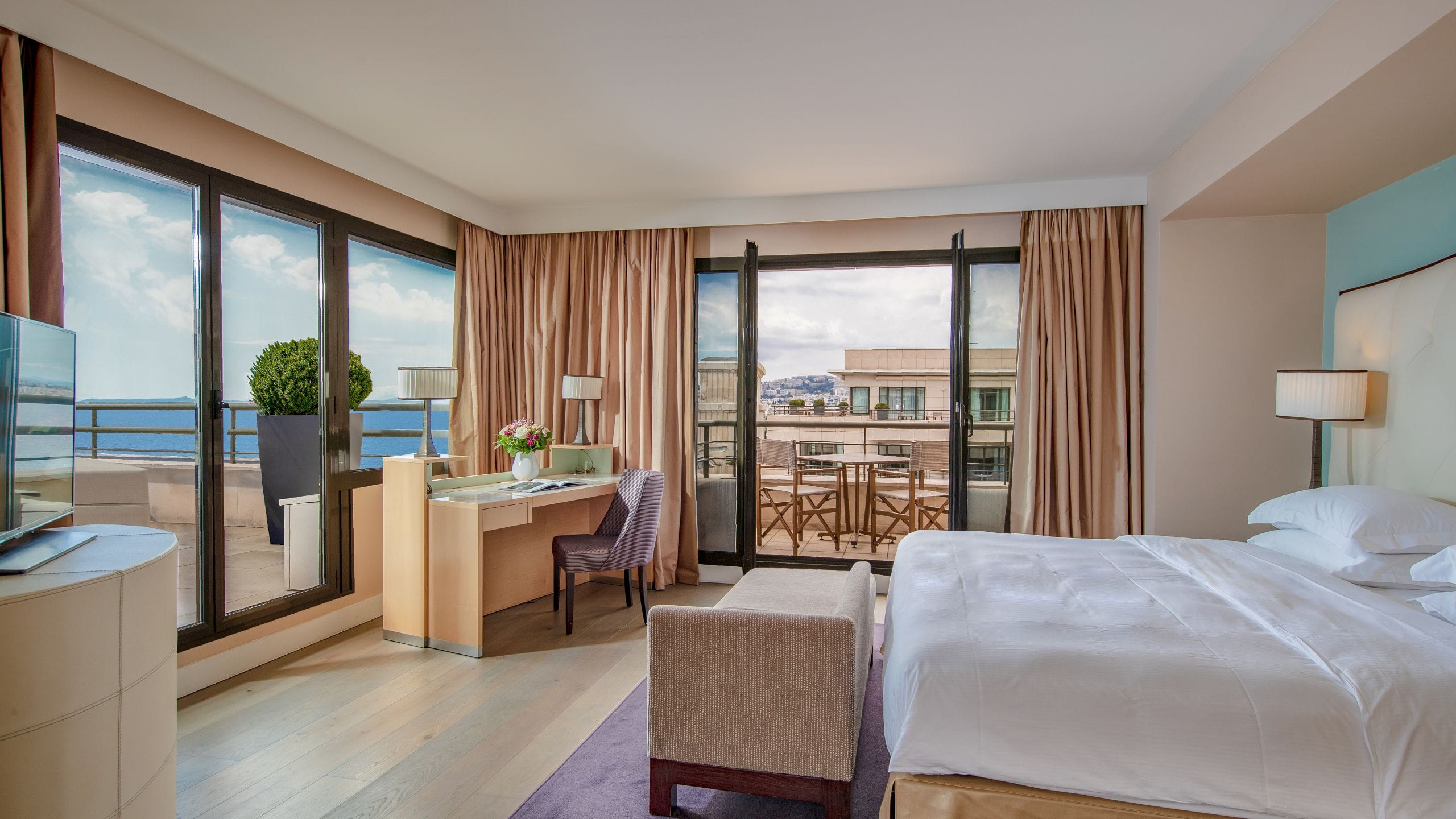 Hyatt Regency Nice Palais de la Méditerranée Suite Panoramique Chambre Vue
