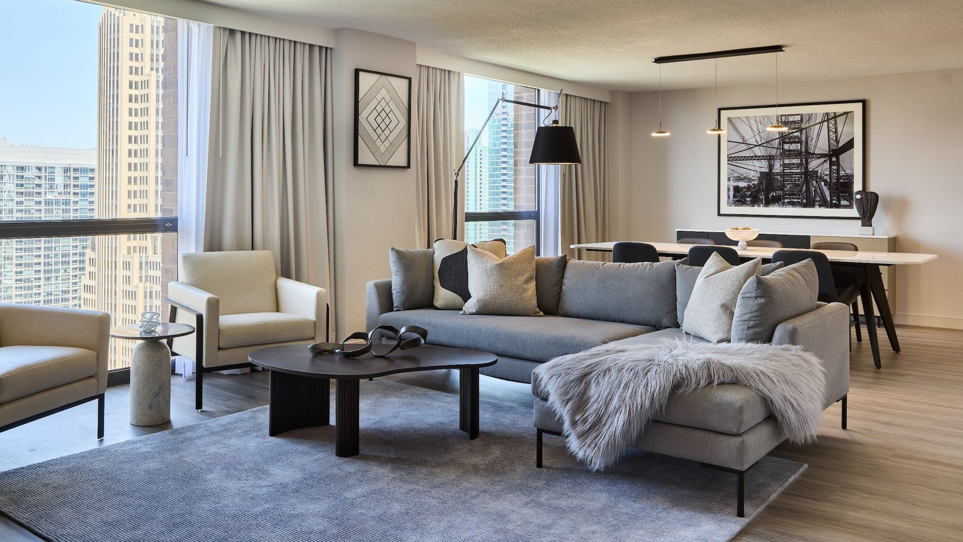 Hyatt Regency Chicago Gm Suite Couch View